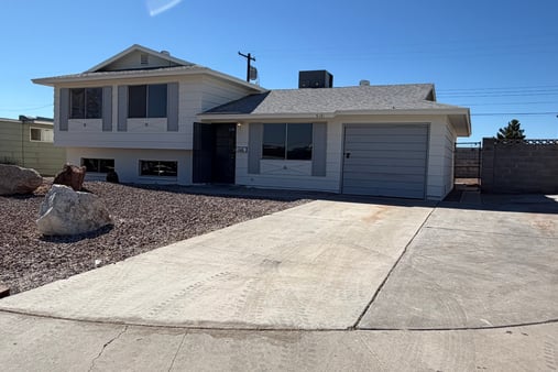 Photo 1 of 37 of 6121 Jones Cir, Las Vegas, NV