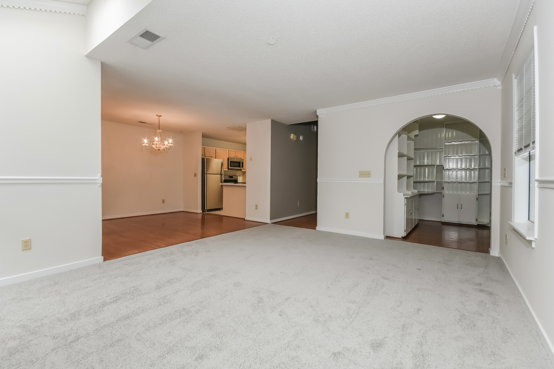 Photo 7 of 22 of 2054 Willowdale Ct, Mount Pleasant, SC