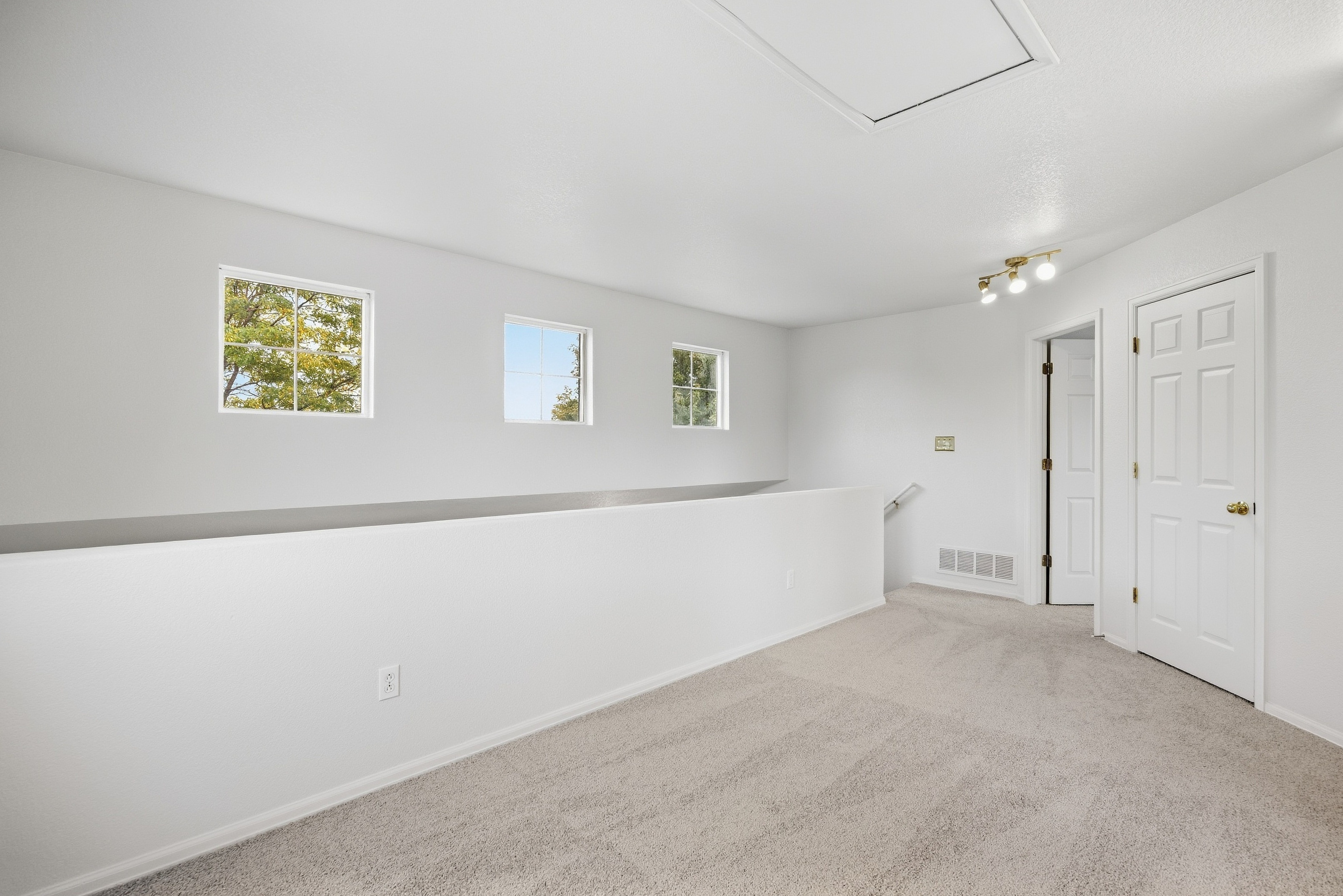Photo 14 of 26 of 6148 Scottsbluff Dr, Colorado Springs, CO