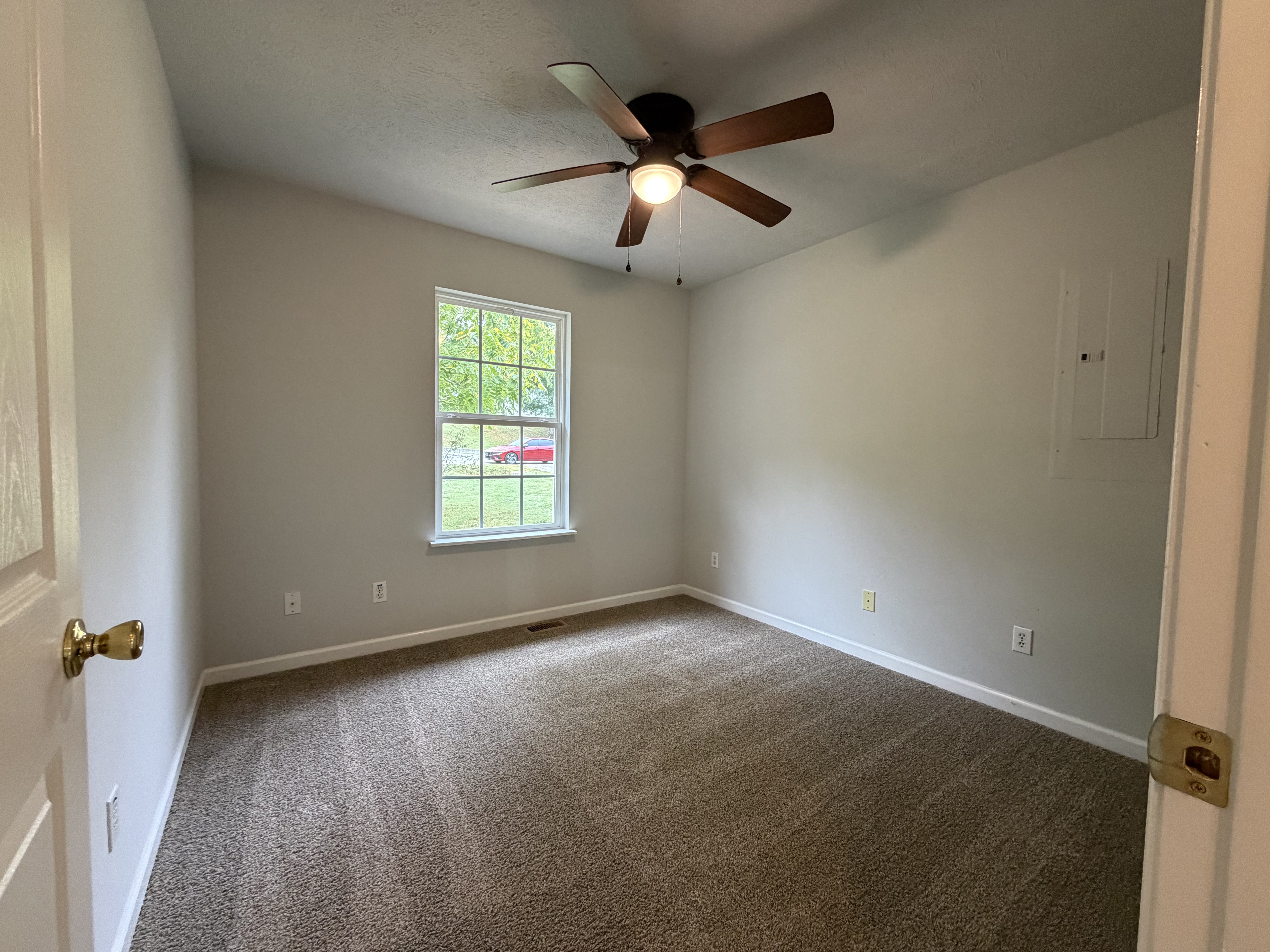 Photo 10 of 18 of 1023 Kaity Brooke Dr, Portland, TN