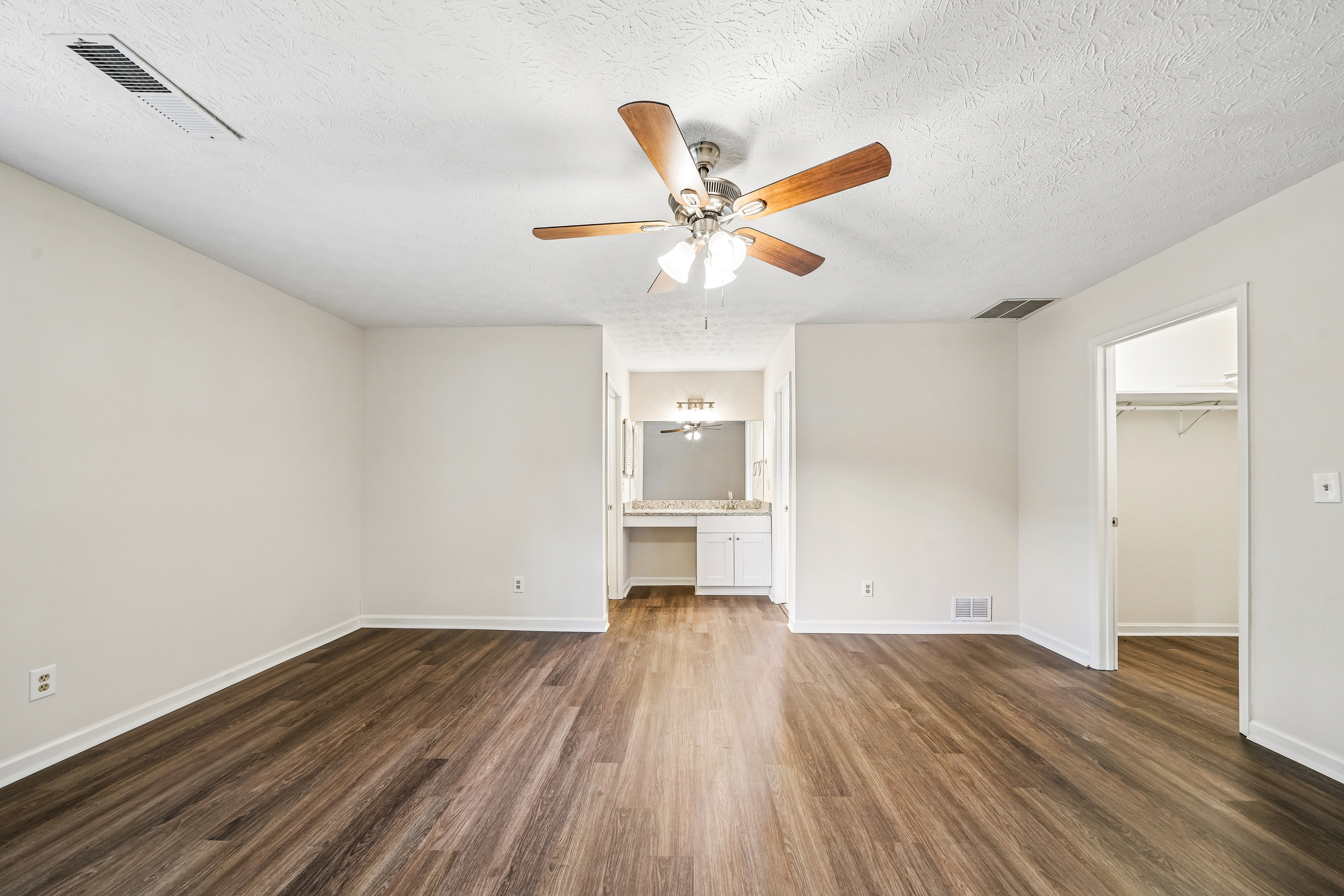 Photo 19 of 26 of 2464 Silver Moss Way, Lawrenceville, GA