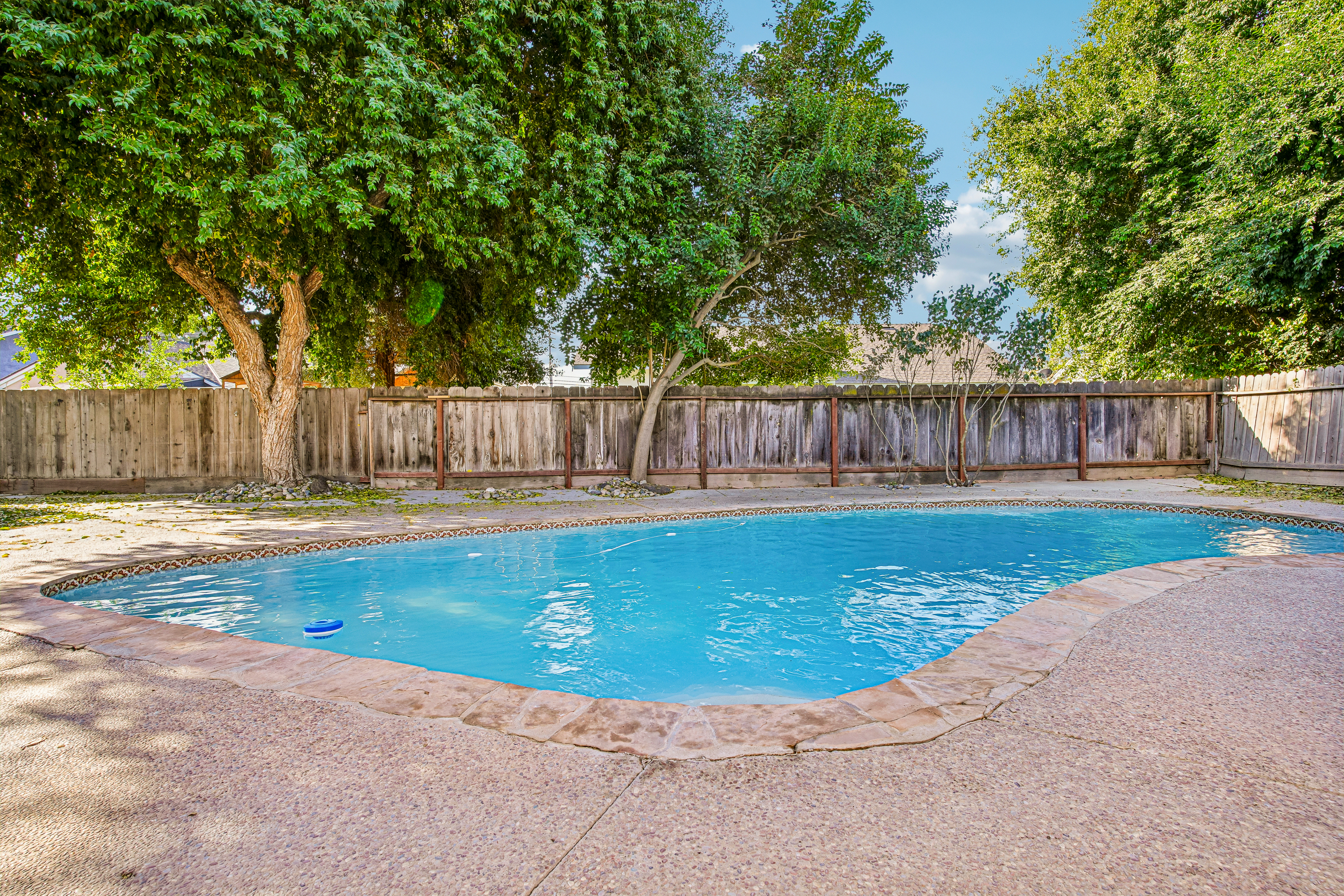 Photo 28 of 31 of 2100 Sandpoint Dr, Modesto, CA
