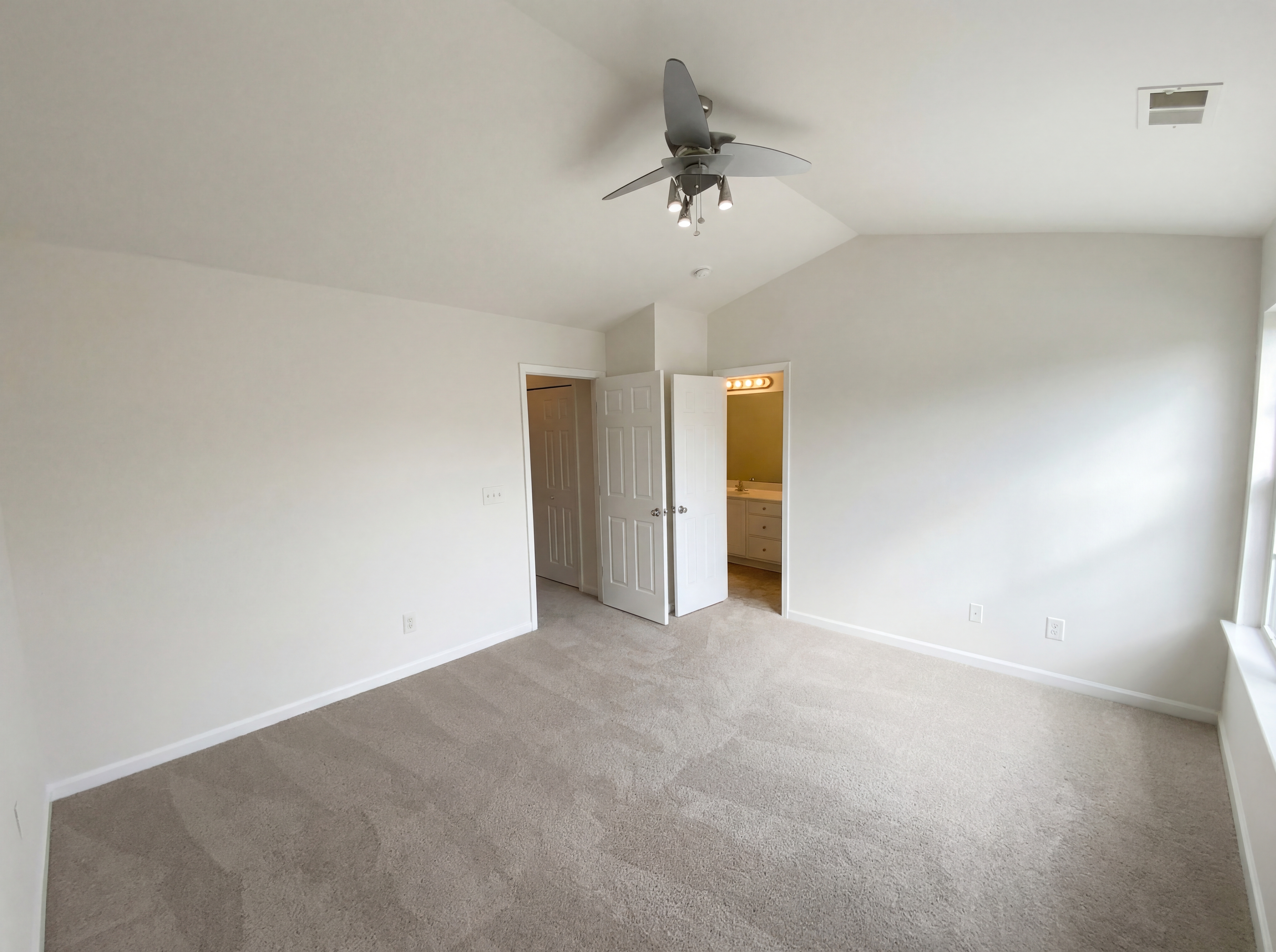 Photo 4 of 21 of 474 Saratoga Ct, Winston Salem, NC