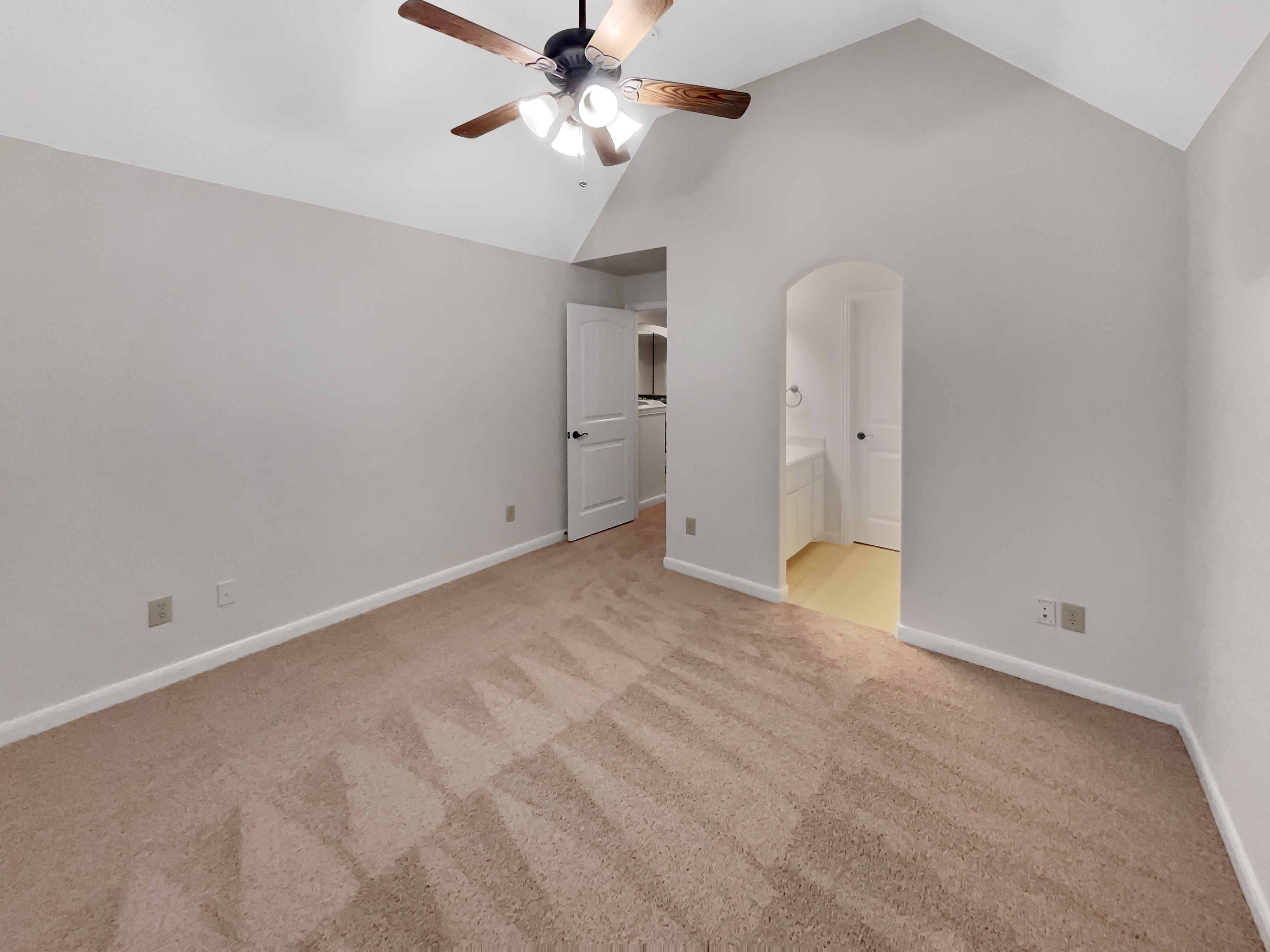 Photo 15 of 36 of 913 Clack Dr, Garland, TX