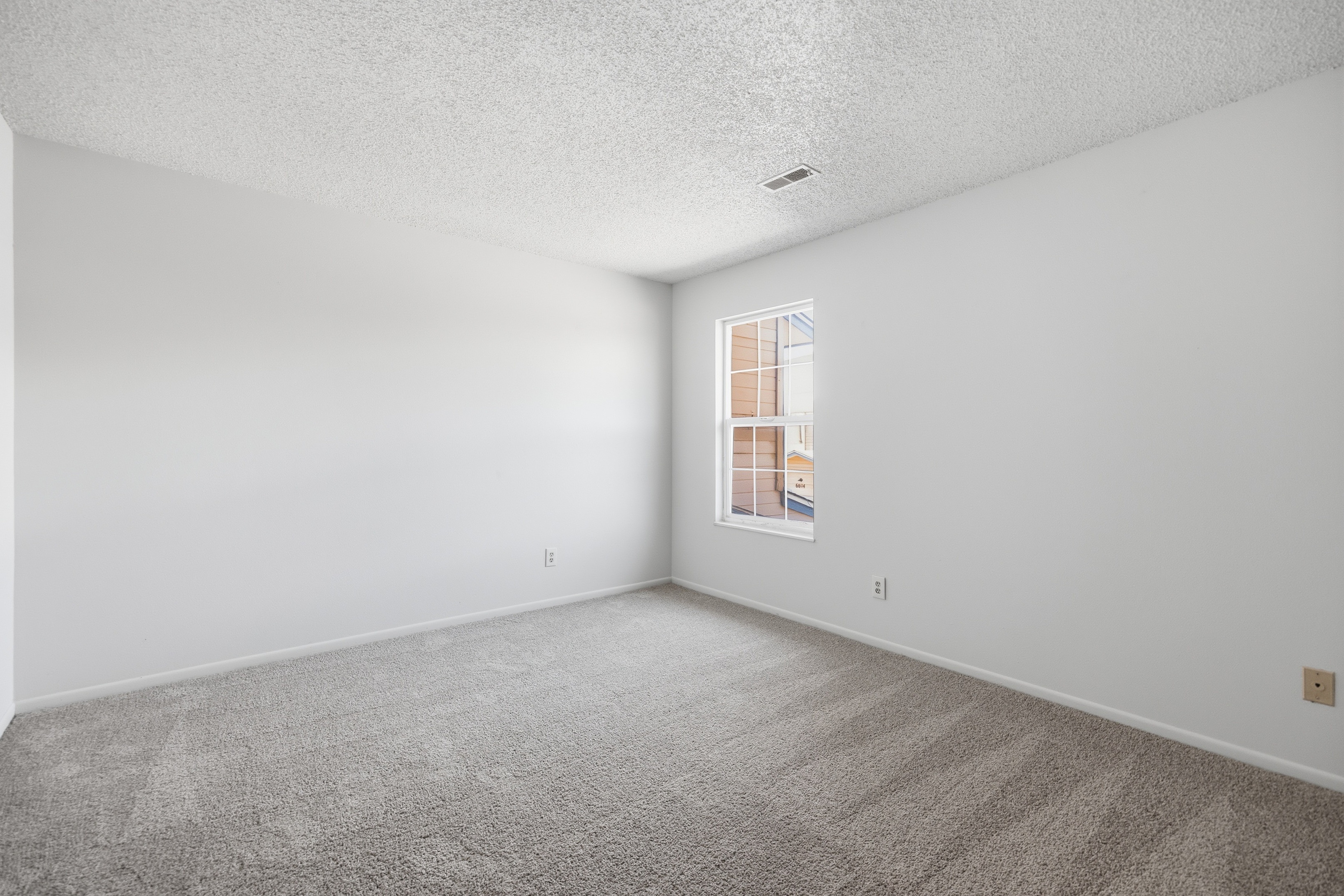 Photo 17 of 34 of 6601 Bobtail Dr, Colorado Springs, CO
