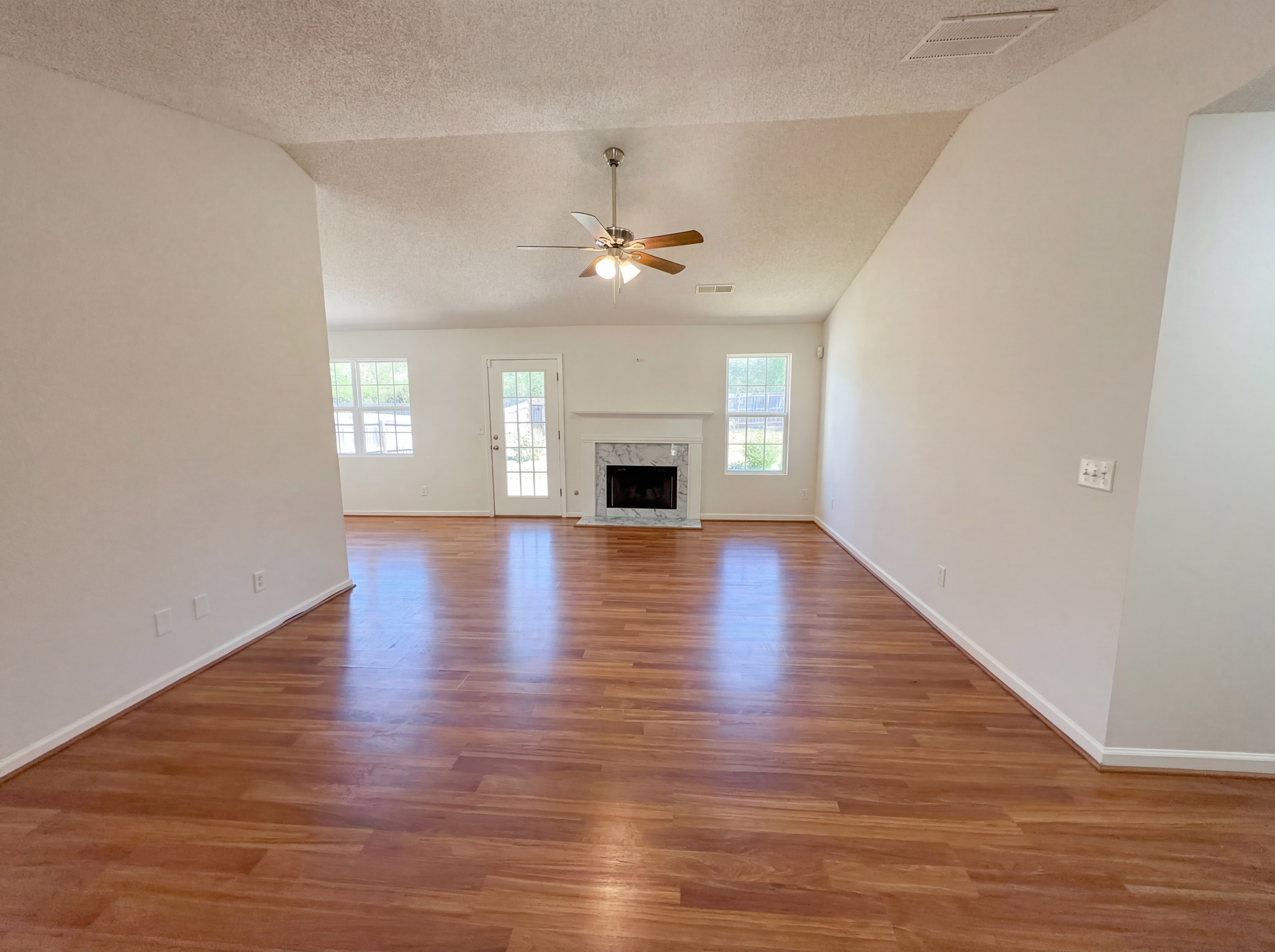 Photo 3 of 18 of 124 Amelia Garden Way, Lawrenceville, GA