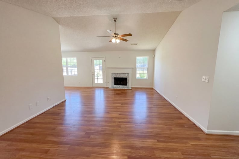 Property photo 3 of 124 Amelia Garden Way