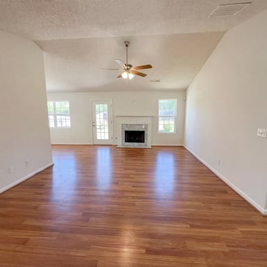 Property photo 3 of 124 Amelia Garden Way