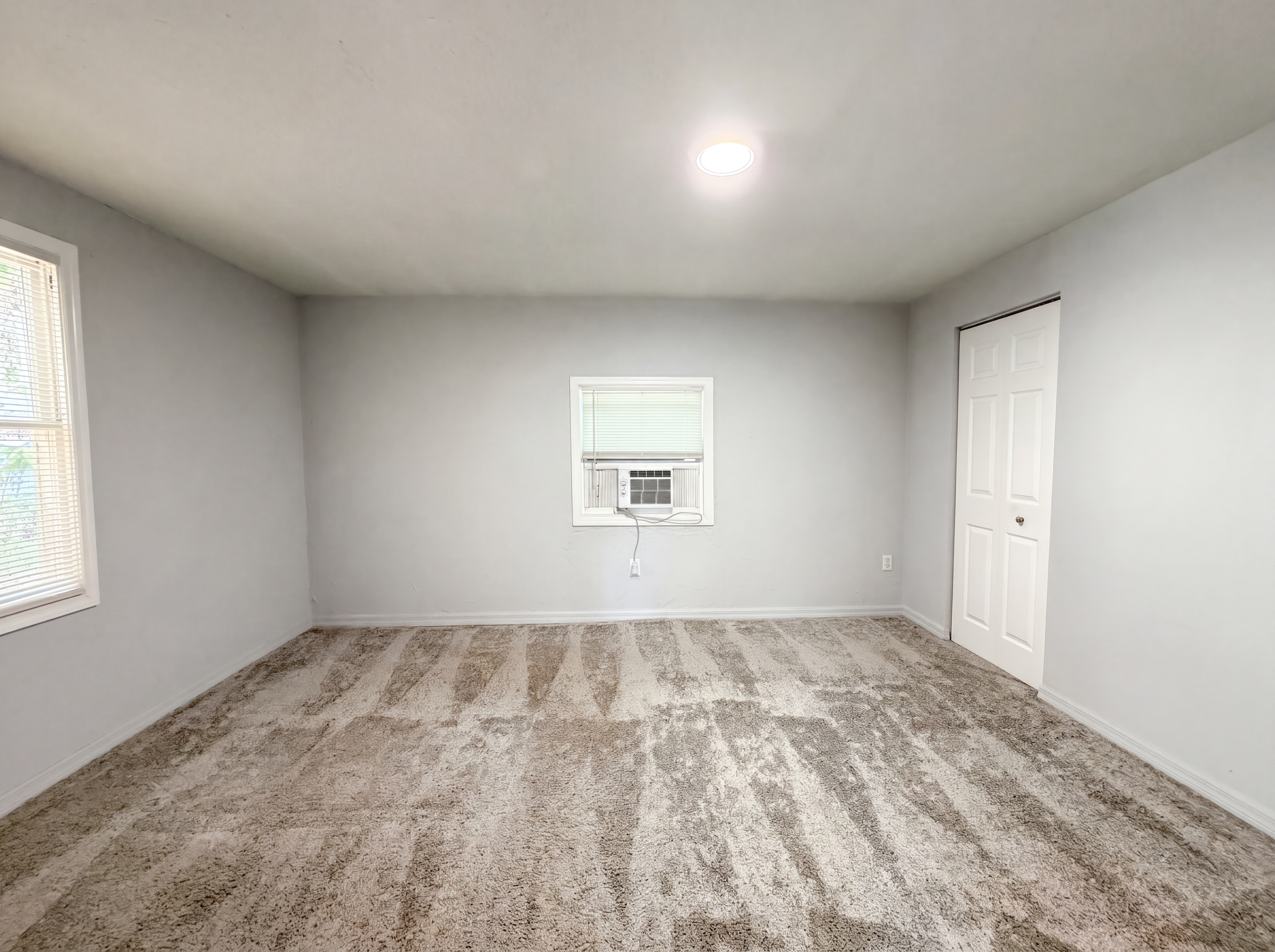 Photo 13 of 22 of 2228 N Orange Ave, Sarasota, FL