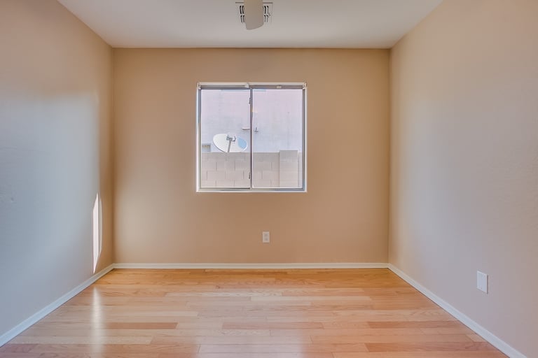 Photo 19 of 25 - 7010 S 24th Ln, Phoenix, AZ 85041