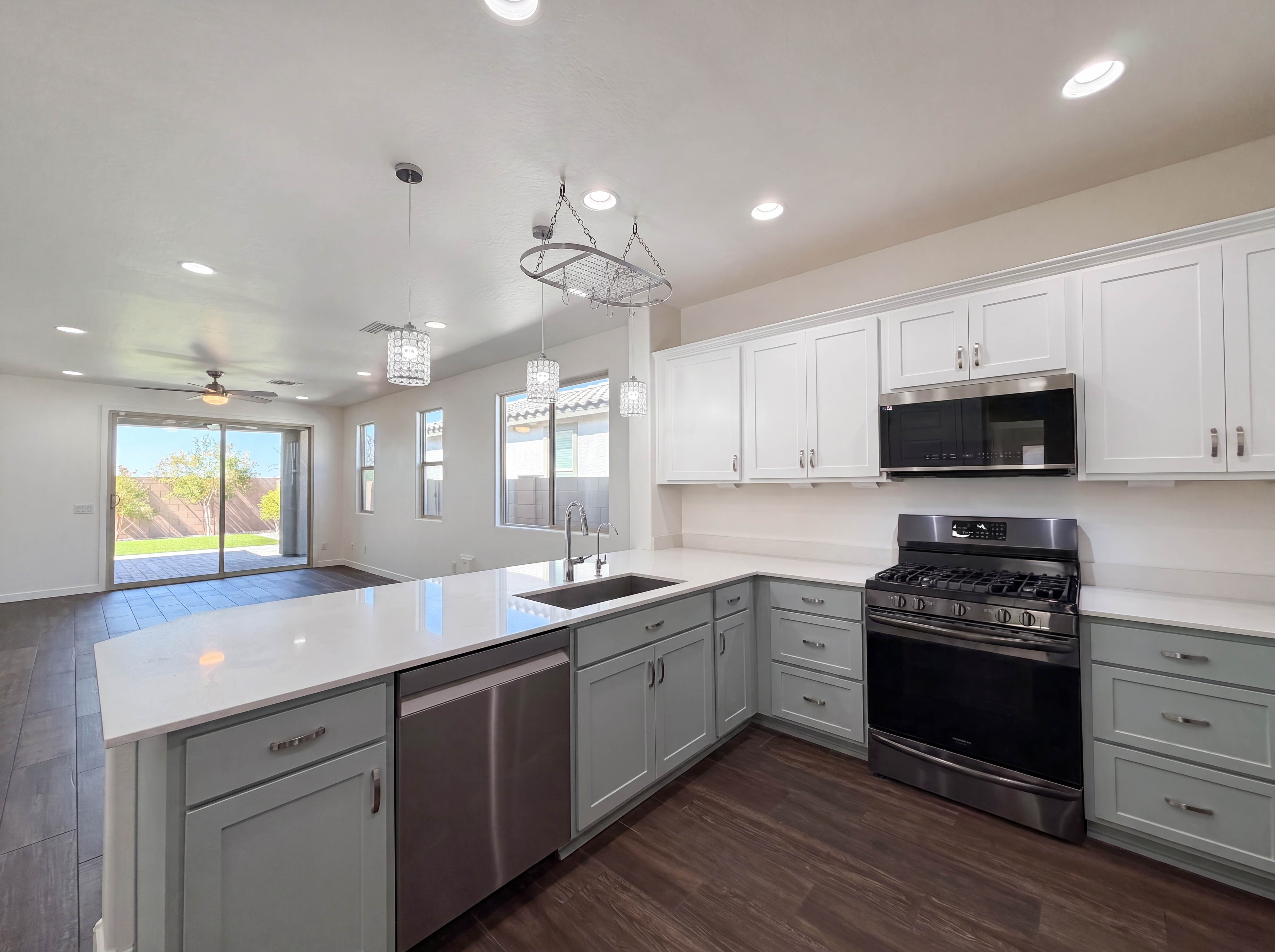 Photo 12 of 31 of 1224 E Glass Ln, Phoenix, AZ