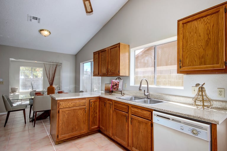 Photo 7 of 24 - 631 E Appaloosa Rd, Gilbert, AZ 85296