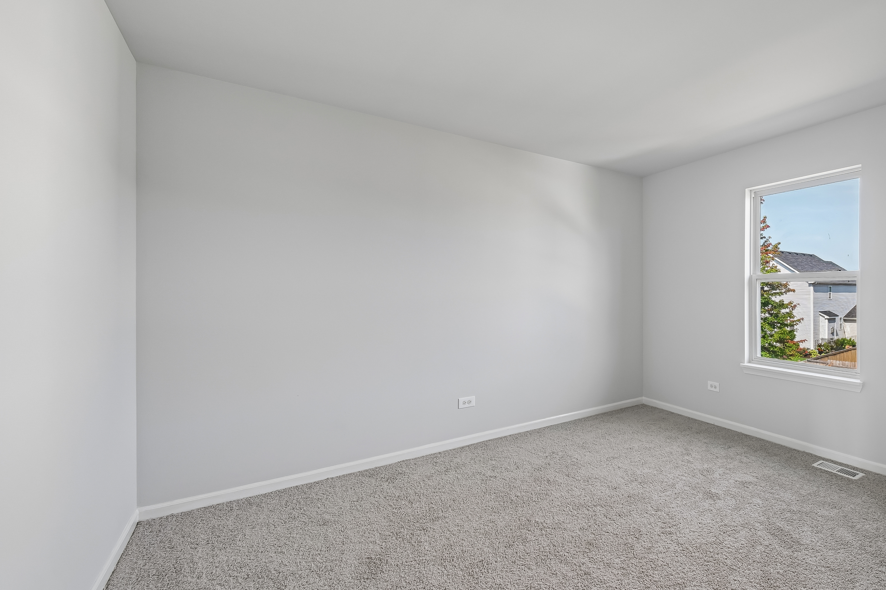 Photo 17 of 69 of 1409 Baltz Dr, Joliet, IL