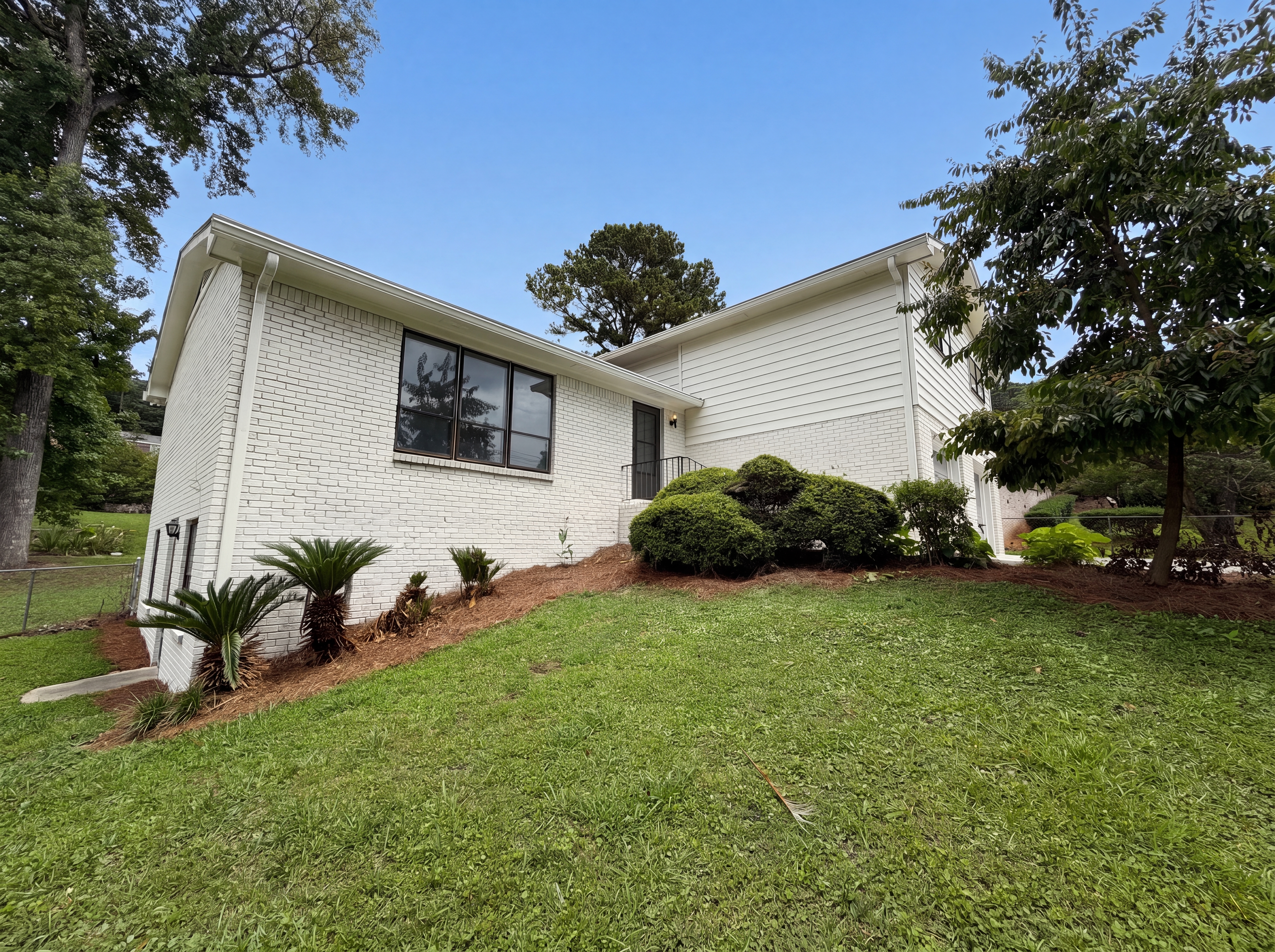 Photo 16 of 33 of 2904 Marlin Dr, Atlanta, GA