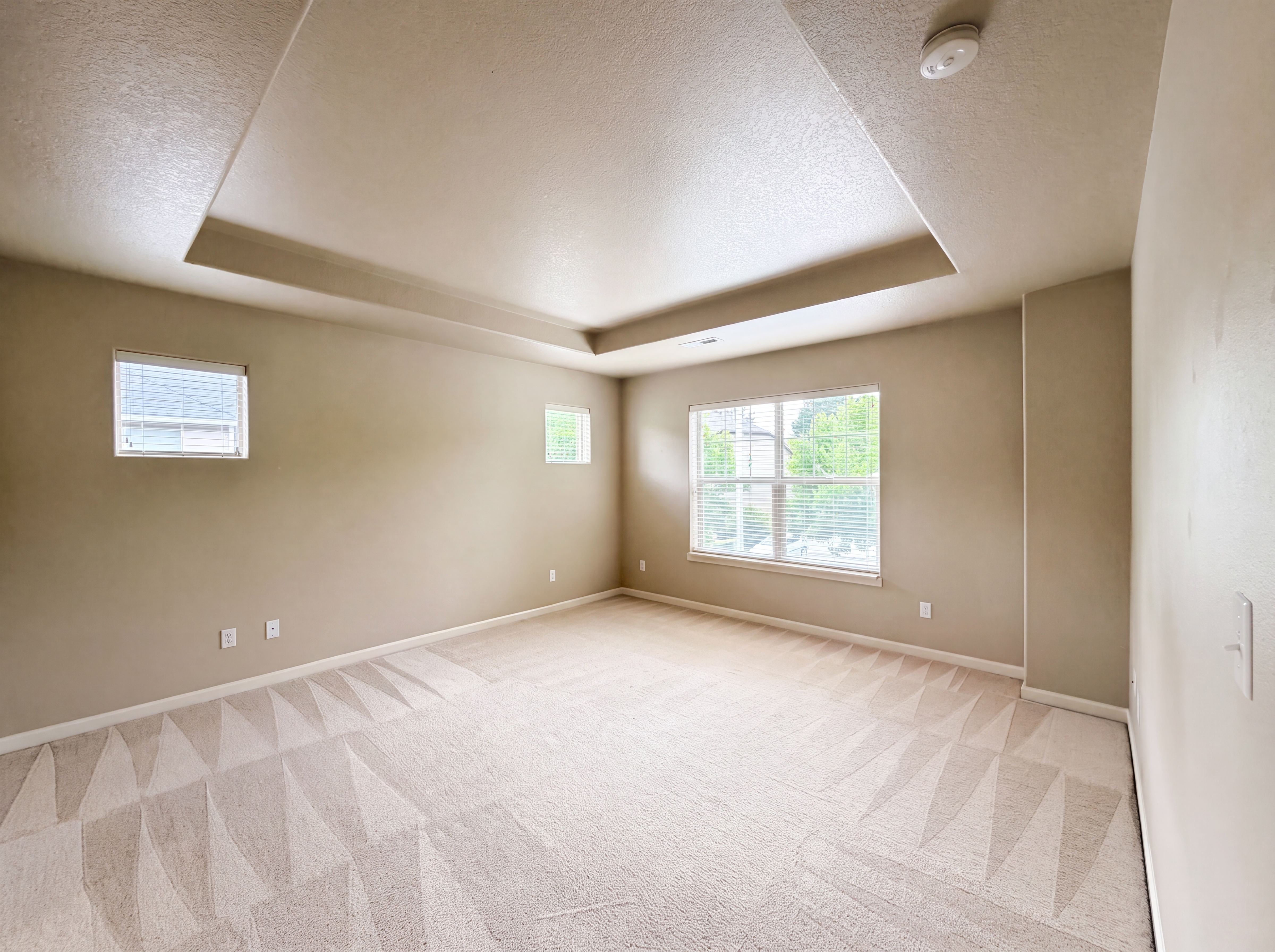 Photo 15 of 23 of 1724 SW Willowview Ter, Beaverton, OR
