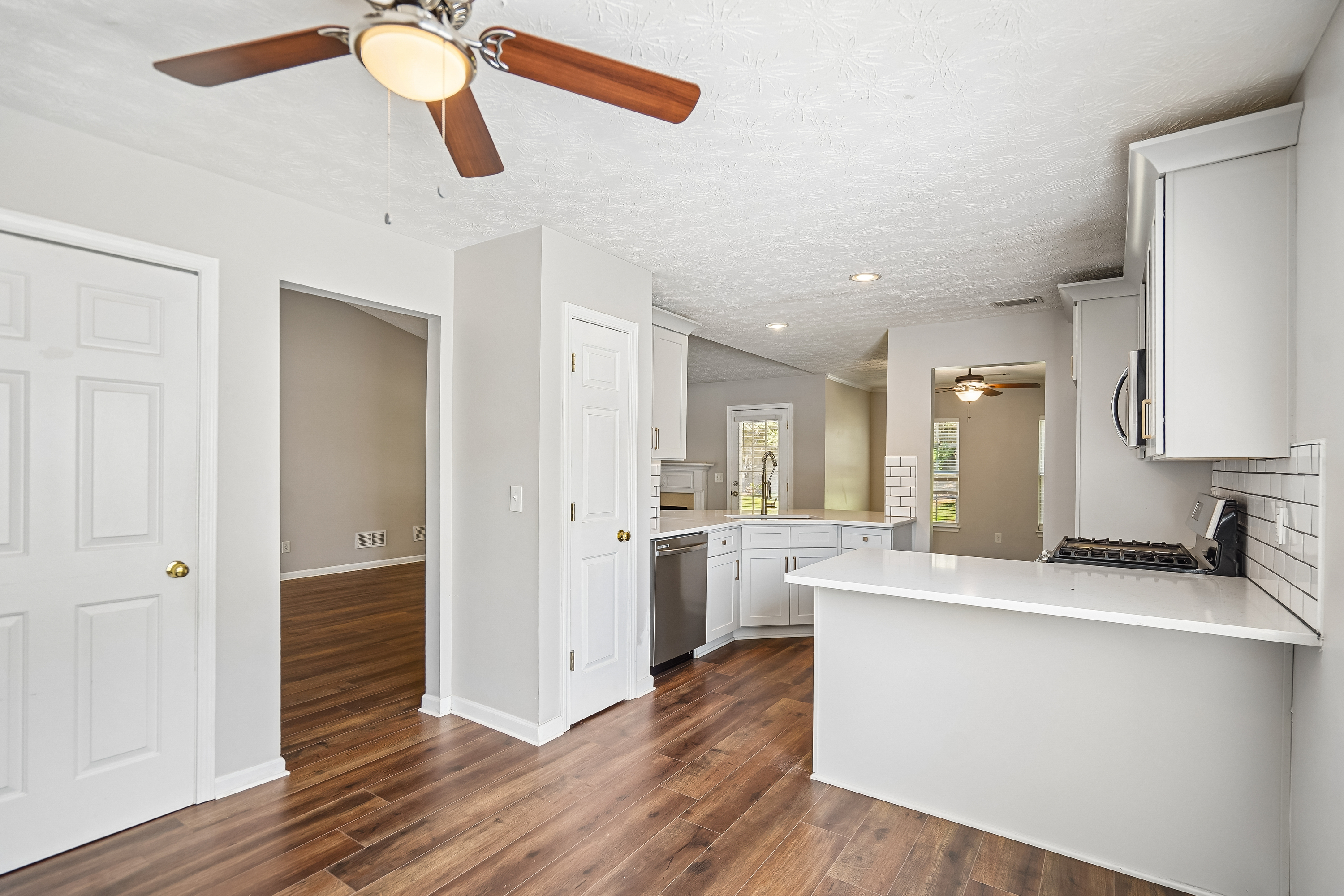 Photo 17 of 31 of 2213 Skylar Leigh Dr, Buford, GA