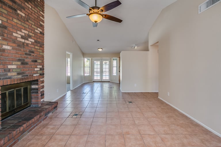 Photo 2 of 18 - 3030 E Villa Rita Dr, Phoenix, AZ 85032