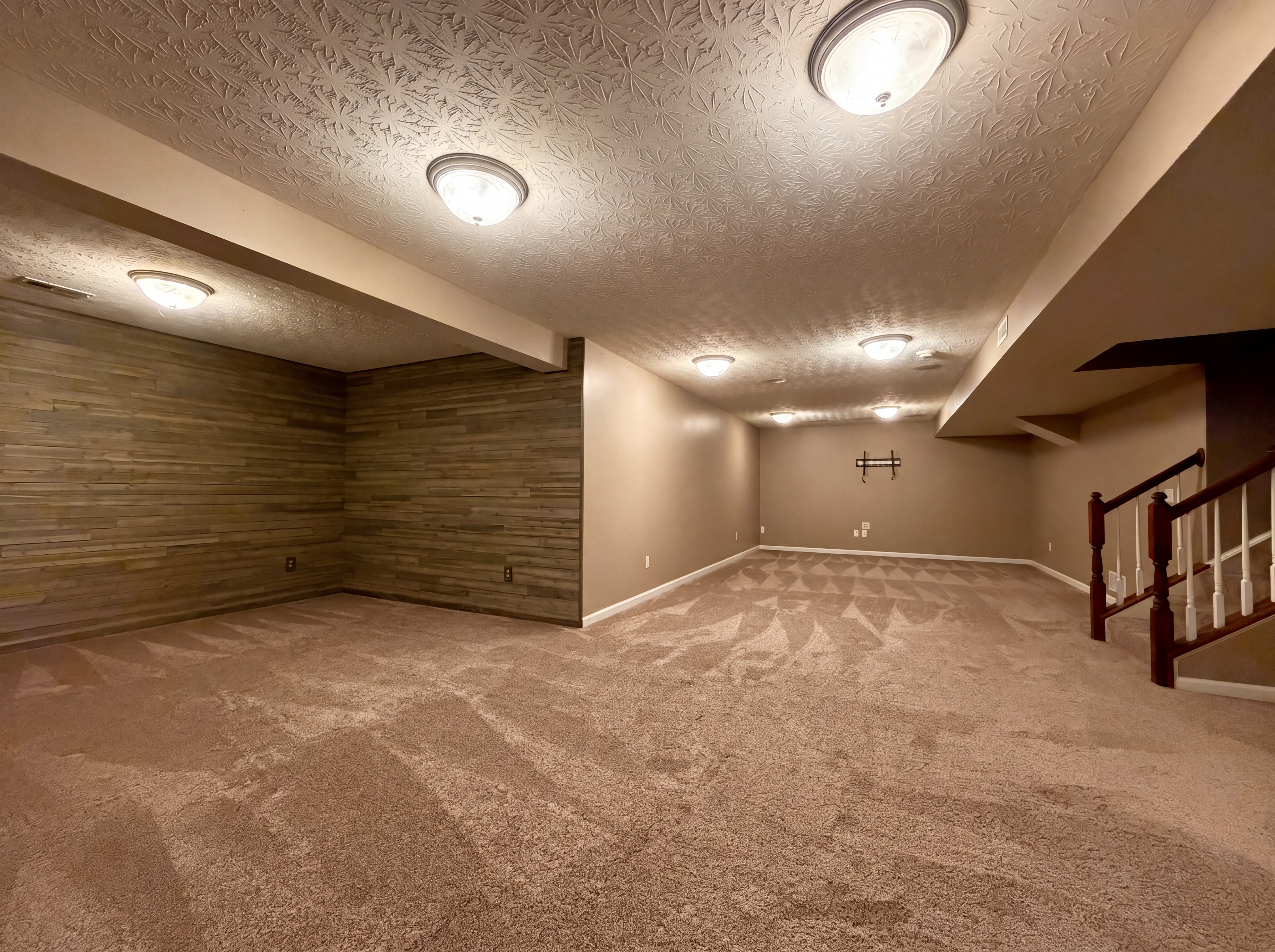 Photo 27 of 37 of 7533 Cherokee Ln, Liberty Township, OH