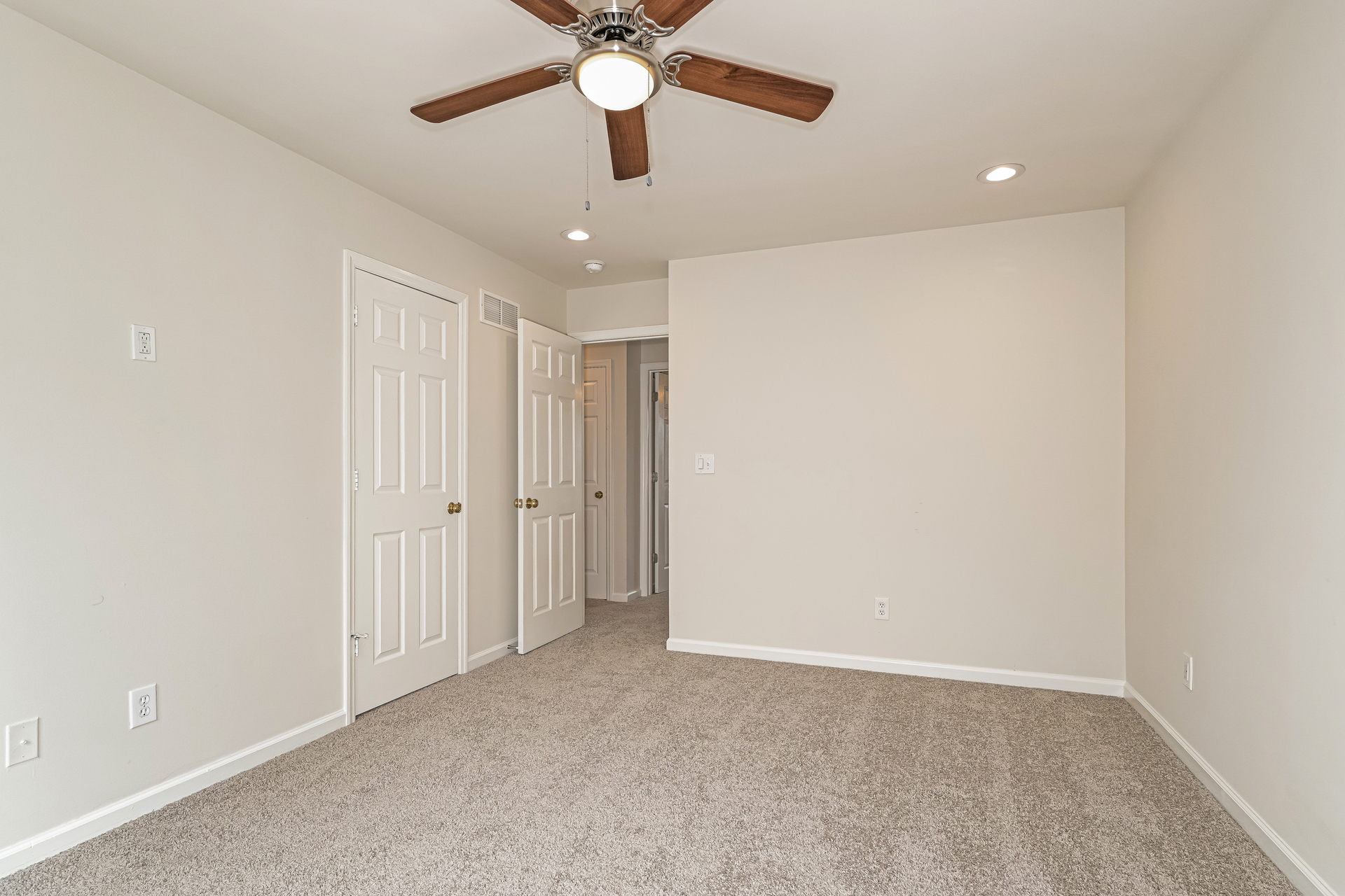 Photo 12 of 21 of 162 Trotters Creek Ln, Wright City, MO