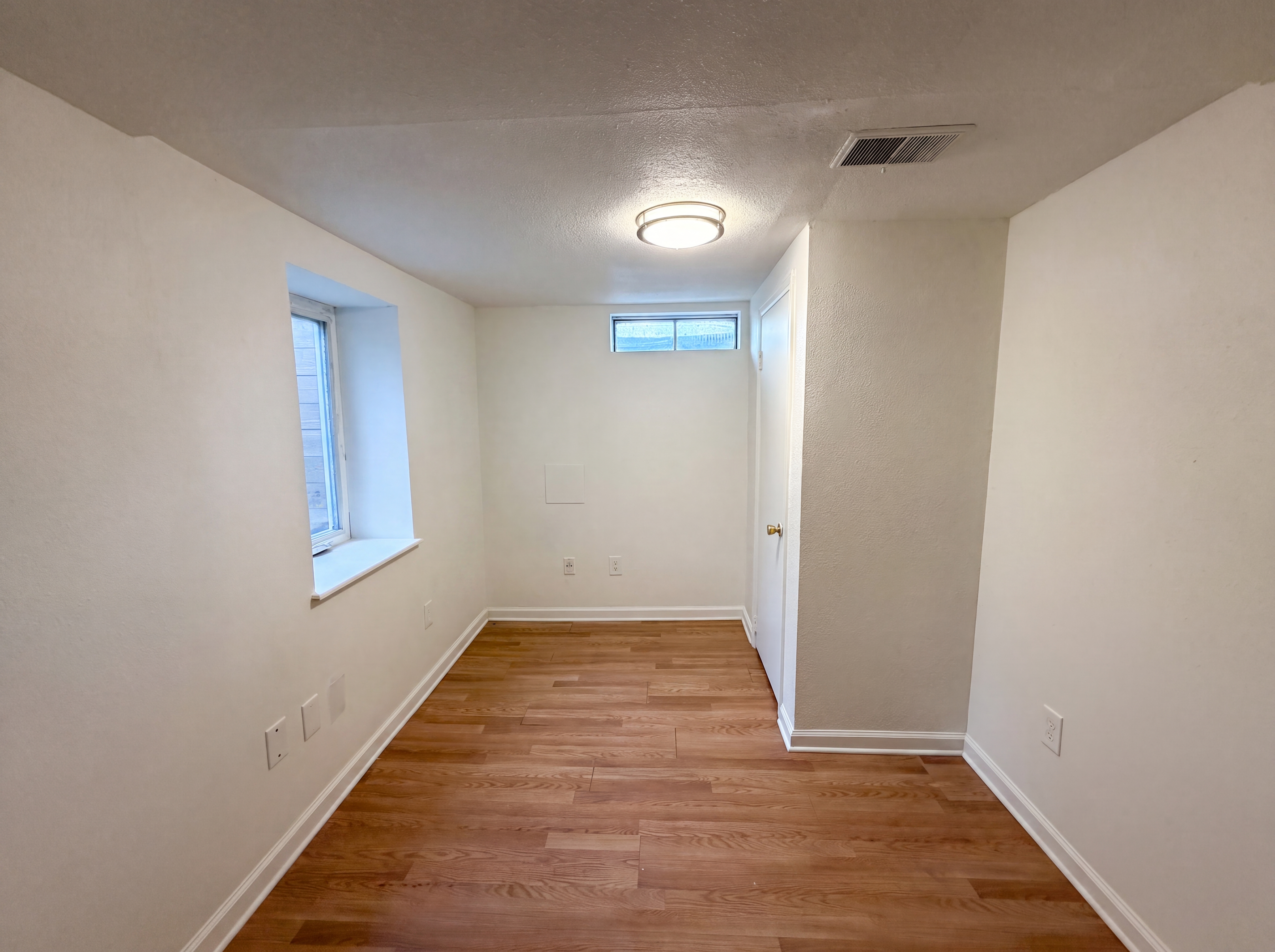Photo 14 of 23 of 9190 Cypress Dr, Thornton, CO