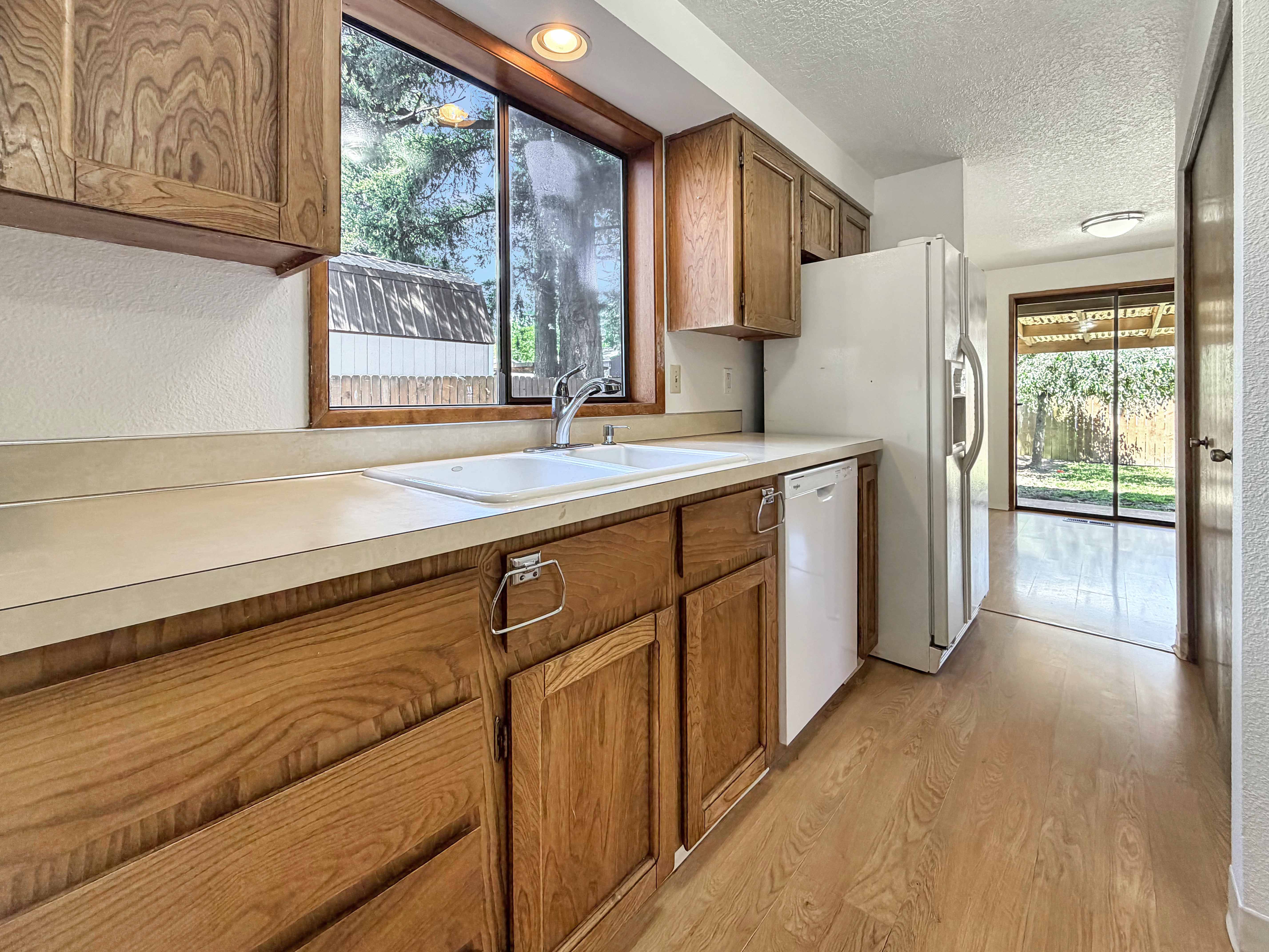 Photo 7 of 13 of 18513 SE Stephens St, Portland, OR
