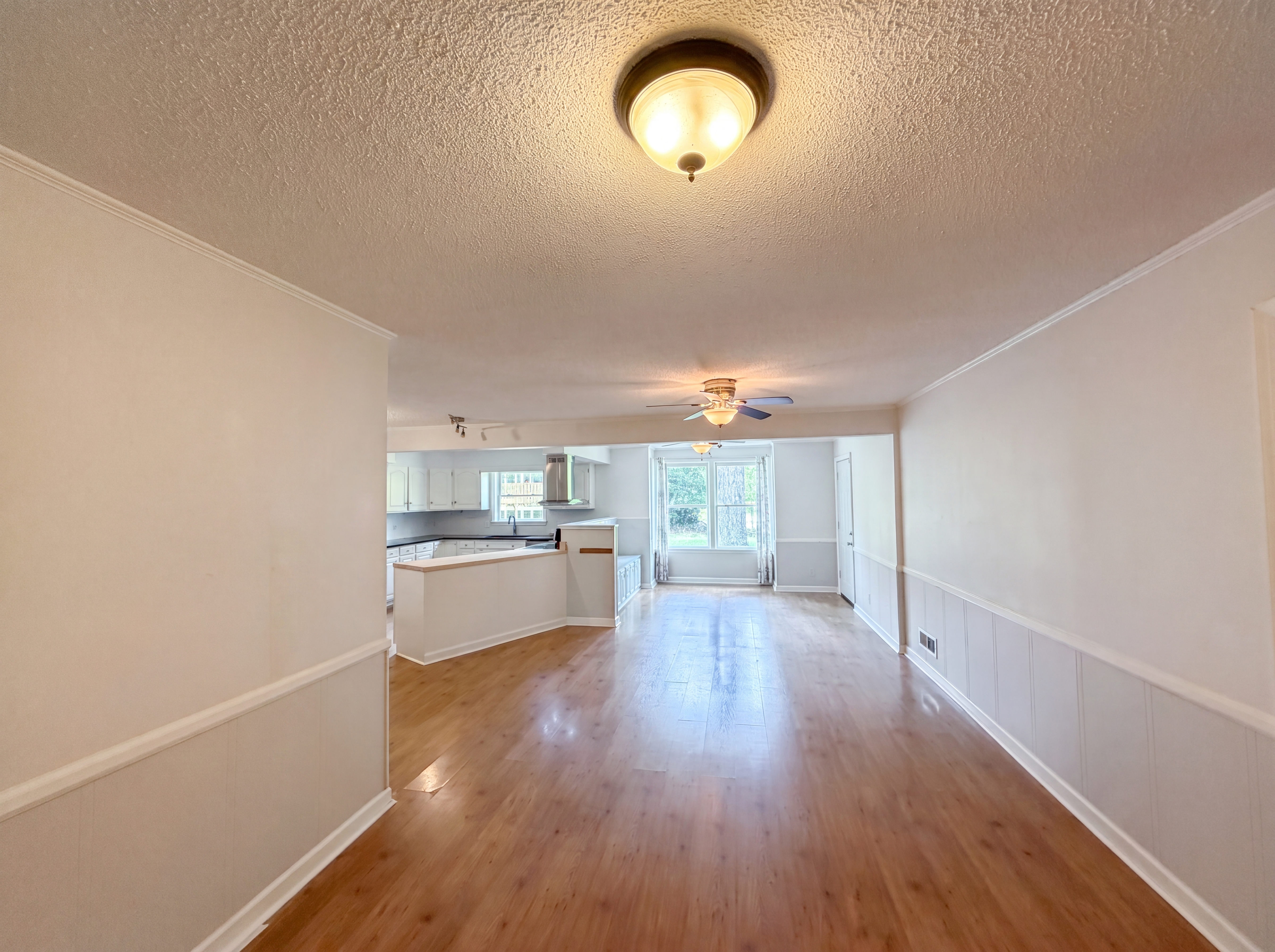 Photo 8 of 23 of 6456 Yorkshire Dr, Columbia, SC