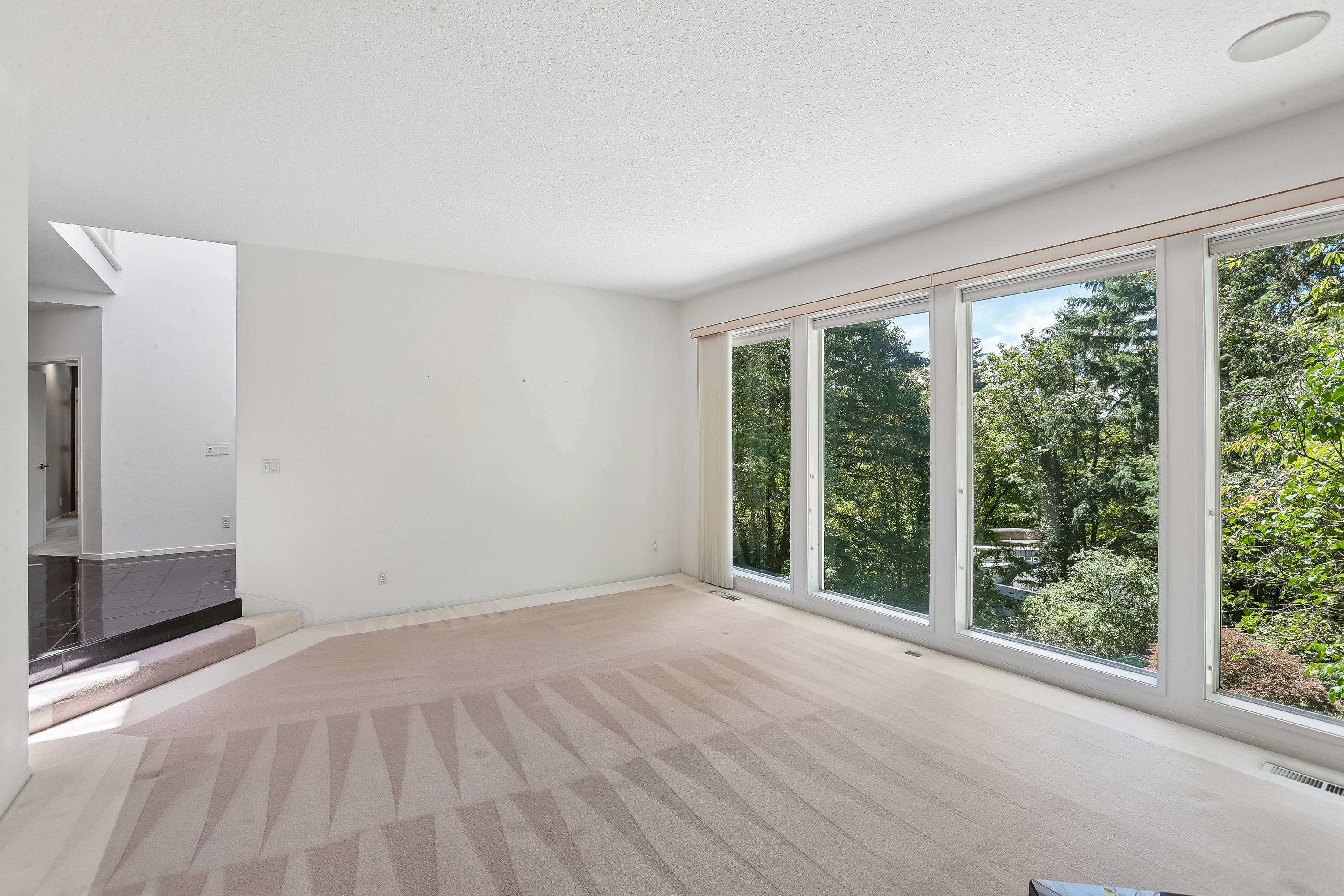 Photo 15 of 35 of 10838 S Southridge Dr, Portland, OR
