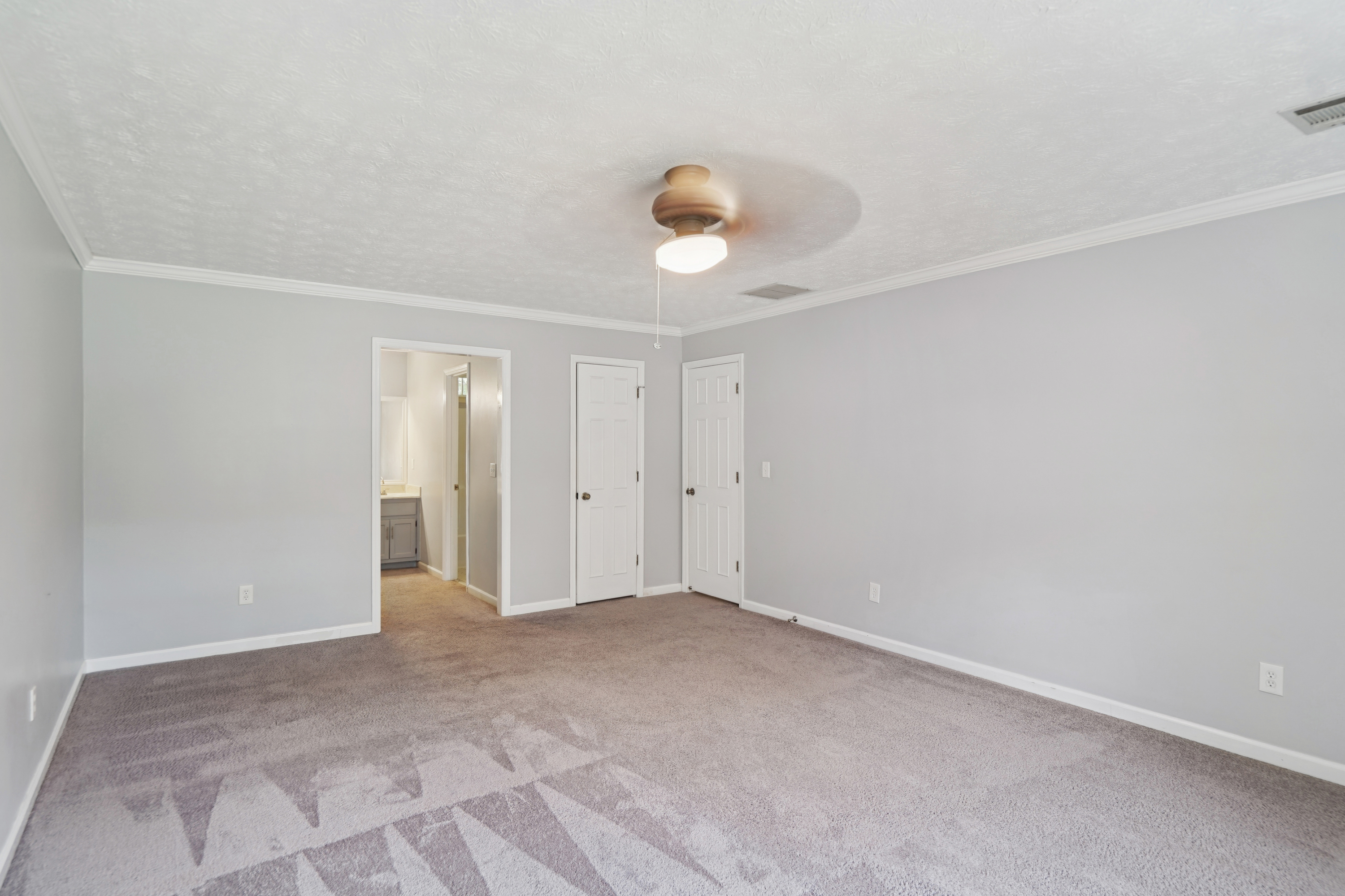 Photo 4 of 30 of 1172 Dogwood Forest Dr NE, Marietta, GA