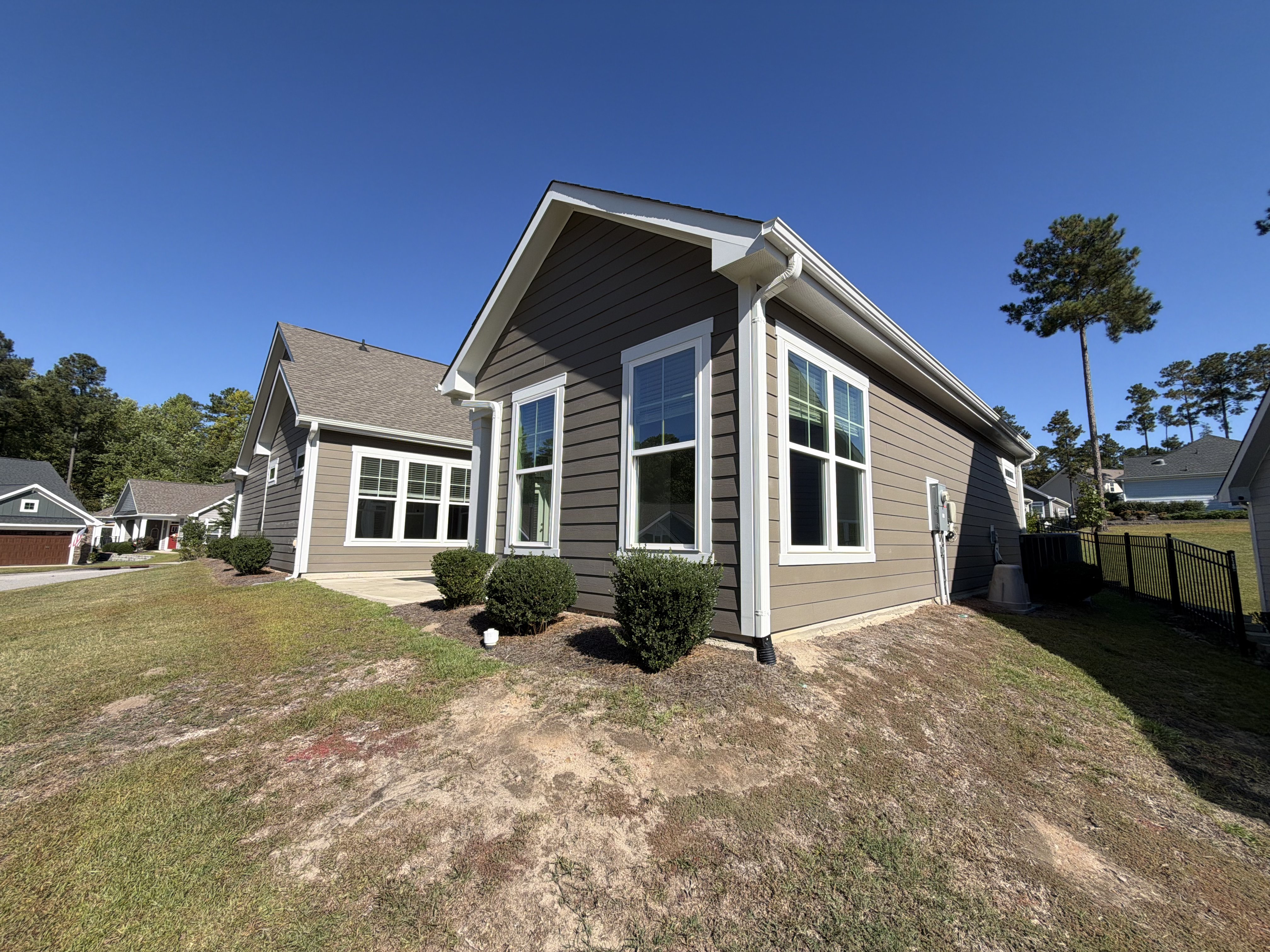 Photo 5 of 21 of 148 Glenwood Ct, Spring Lake, NC