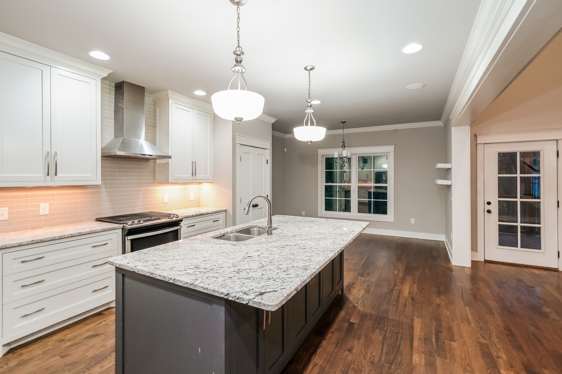 Photo 13 of 38 of 521 Autumnstone Ln, Bowling Green, KY