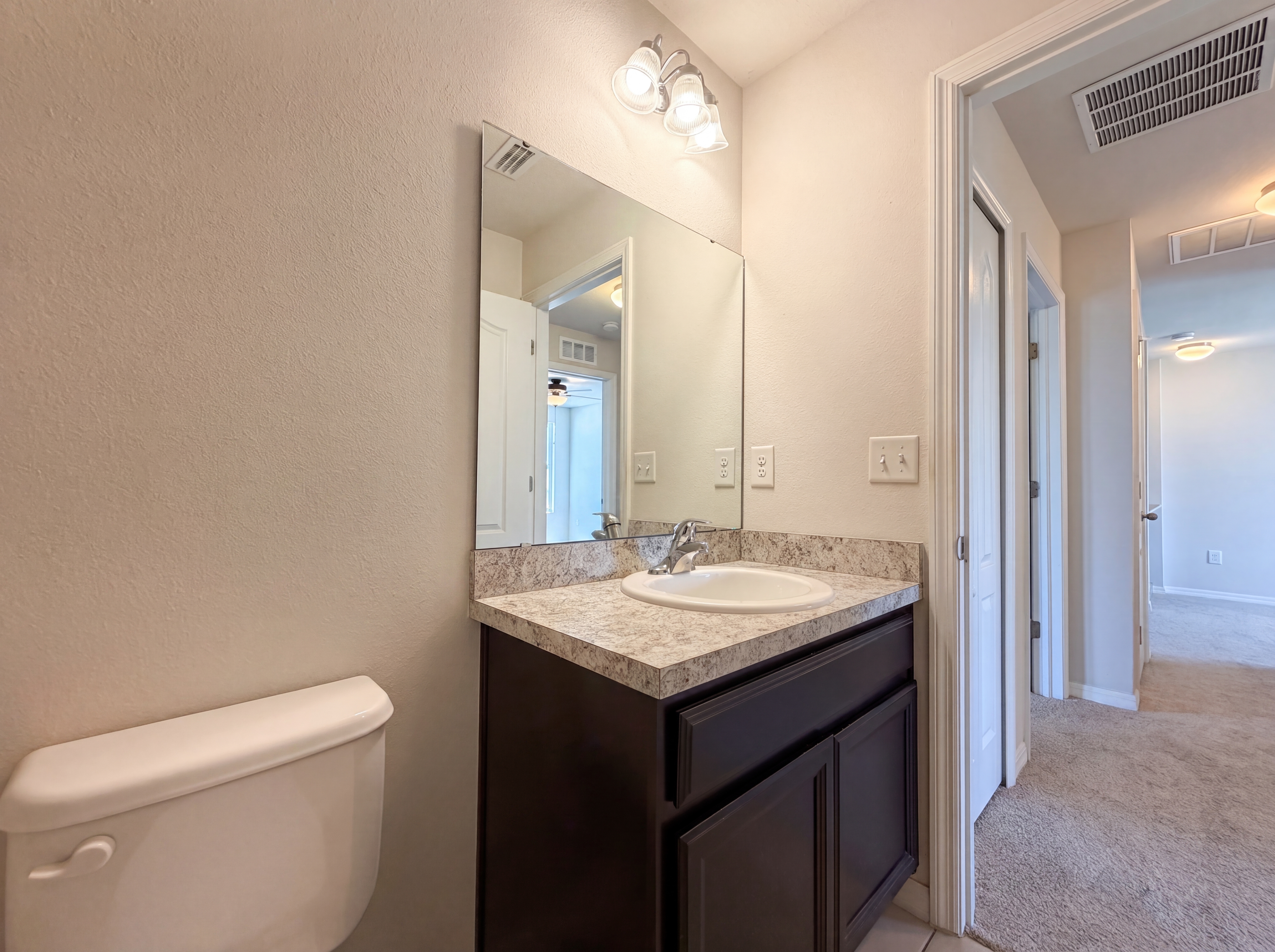 Photo 20 of 32 of 14405 Scottburgh Glen Dr, Wimauma, FL