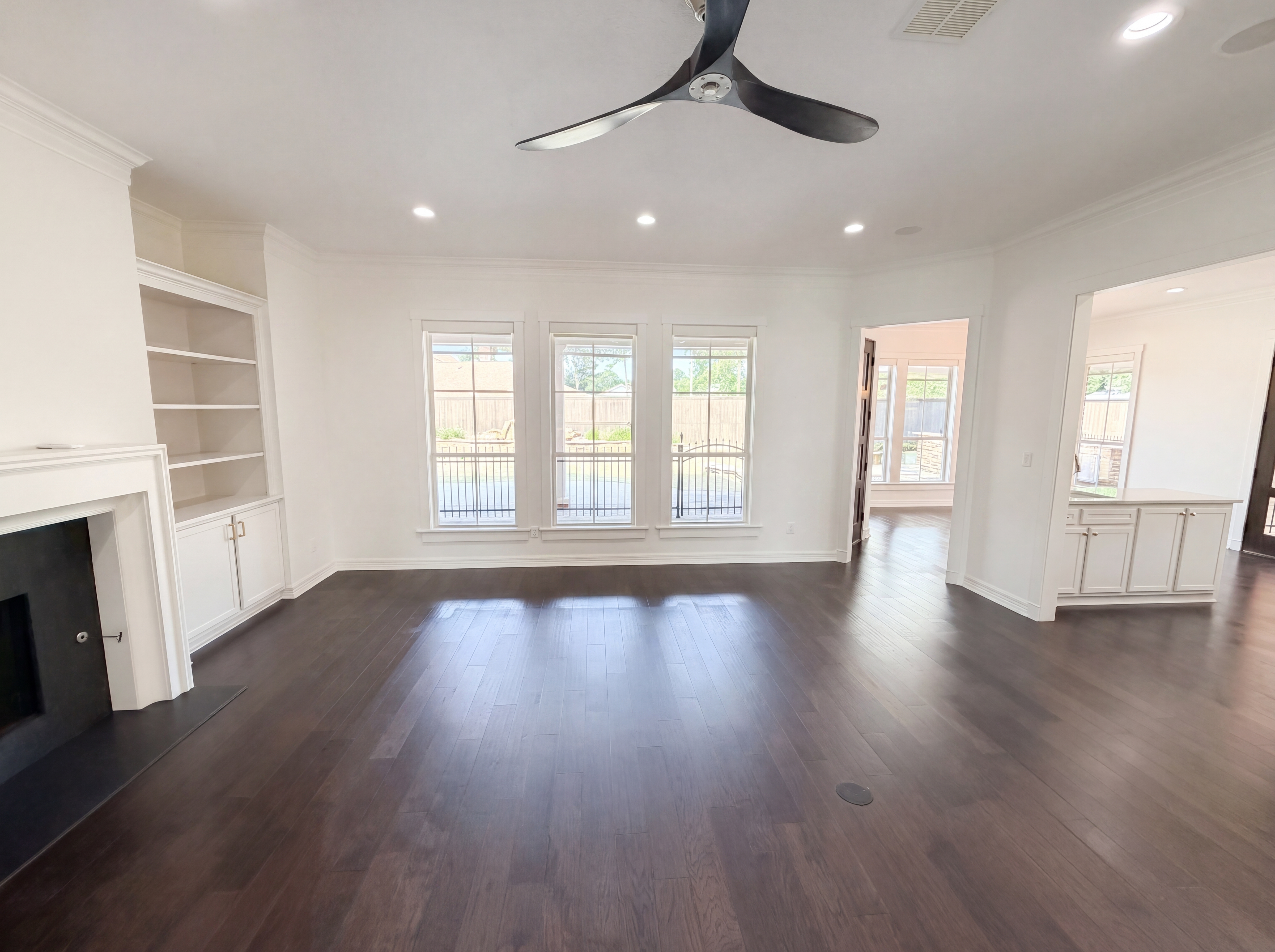 Photo 8 of 61 of 4385 Brownstone Dr, Beaumont, TX