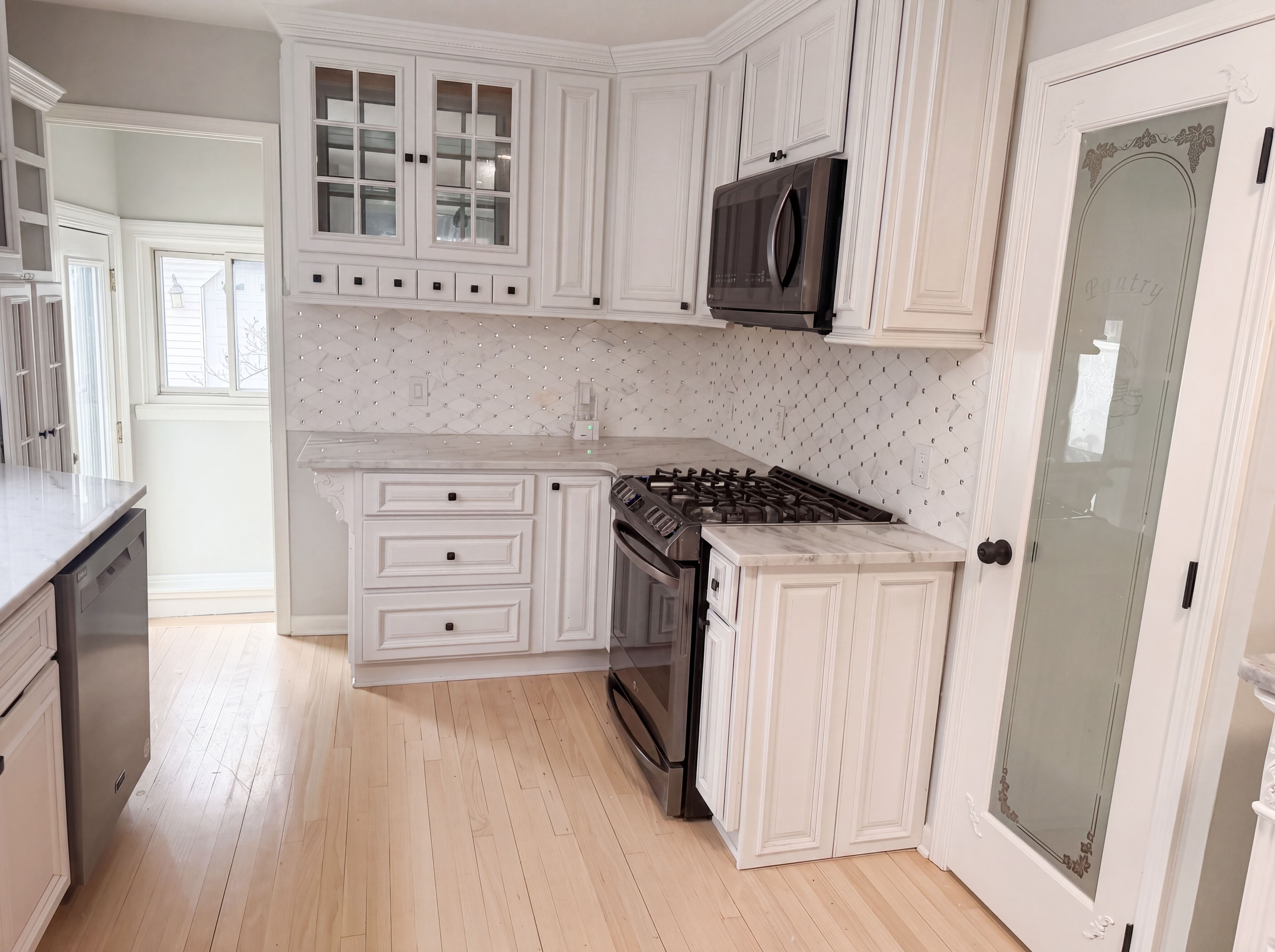 Photo 8 of 28 of 916 Longfellow Ave, Royal Oak, MI