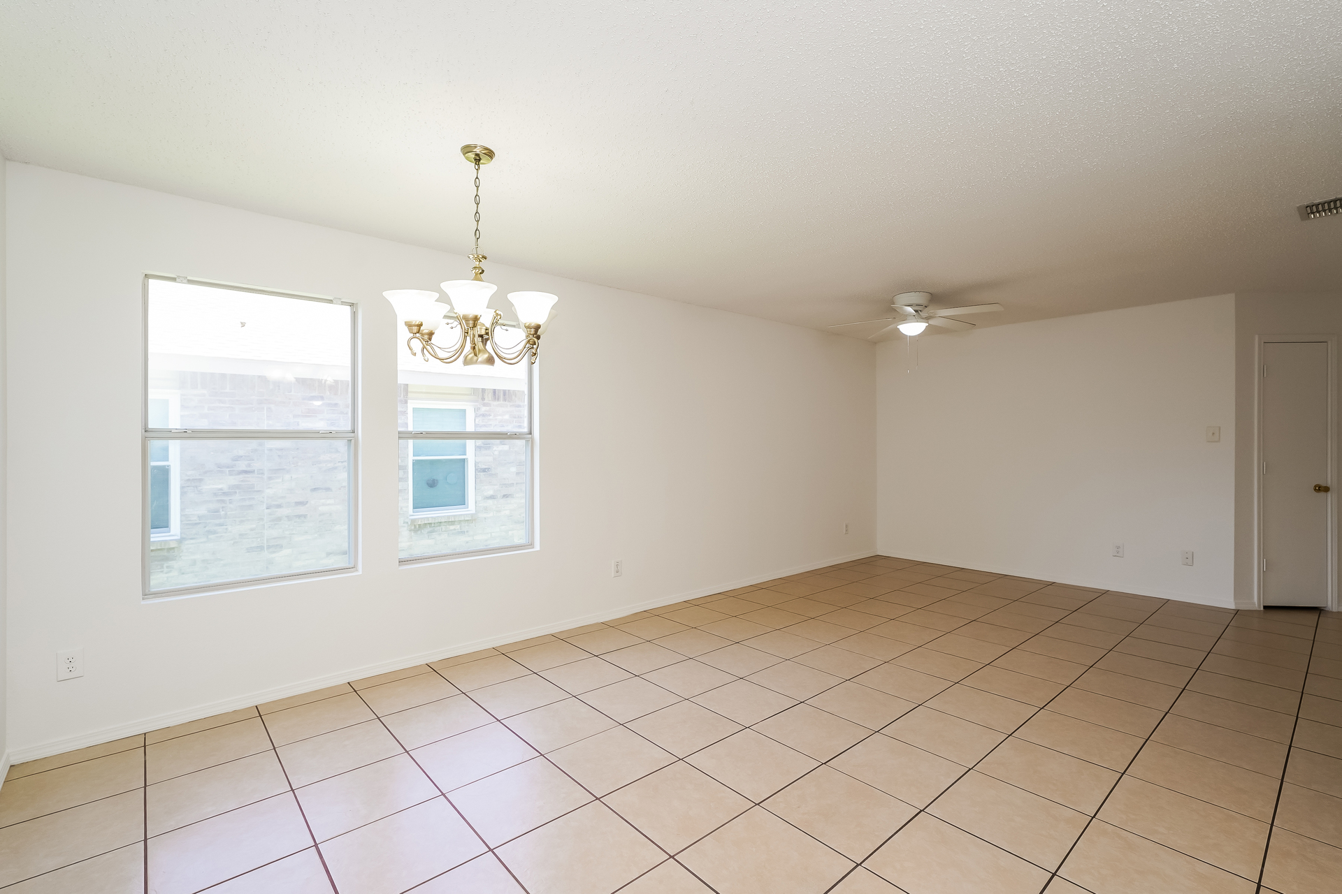 Photo 17 of 21 of 8717 Hunters Creek Dr, Fort Worth, TX