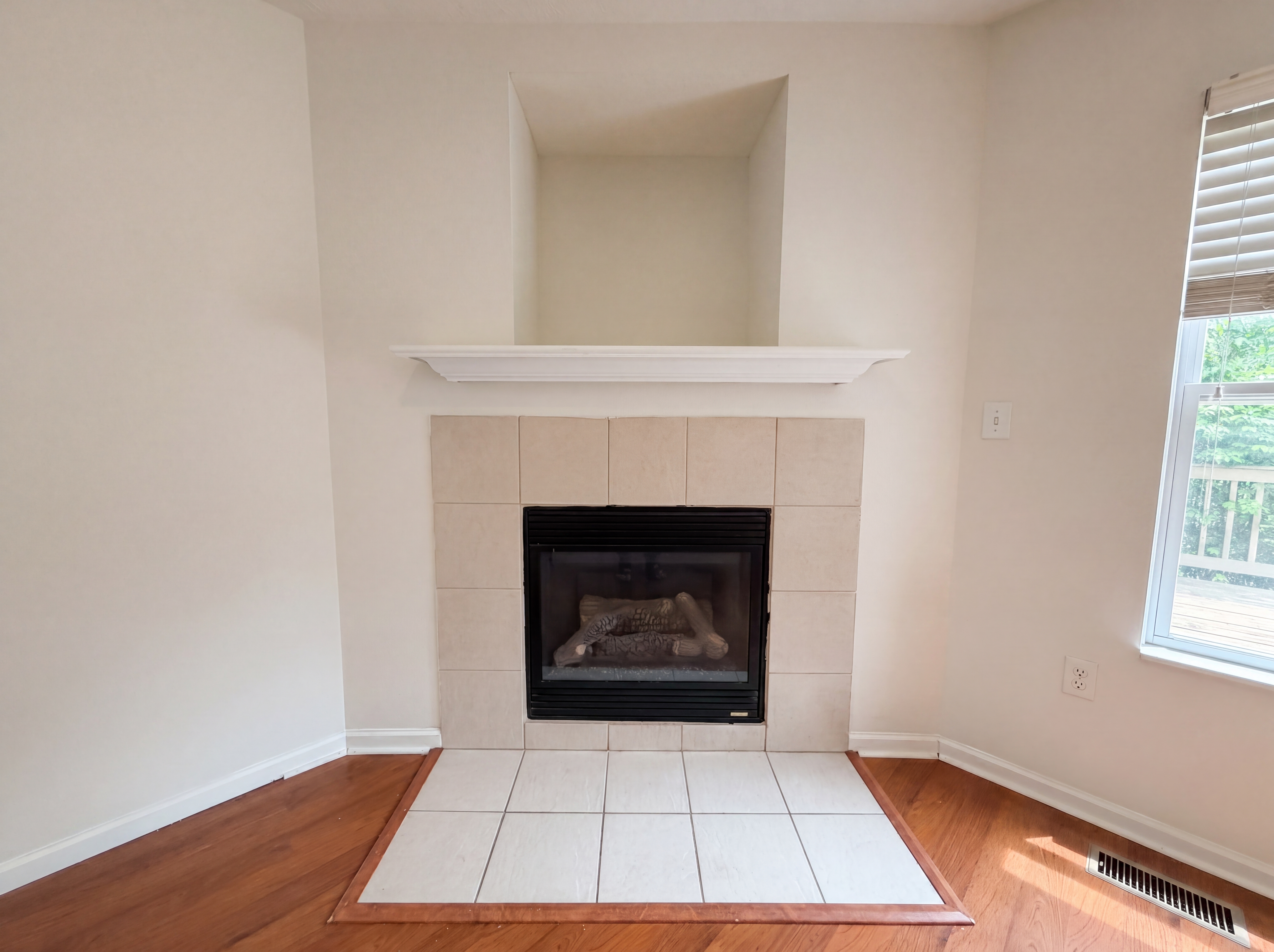 Photo 14 of 44 of 7966 Lazelle Woods Dr, Westerville, OH