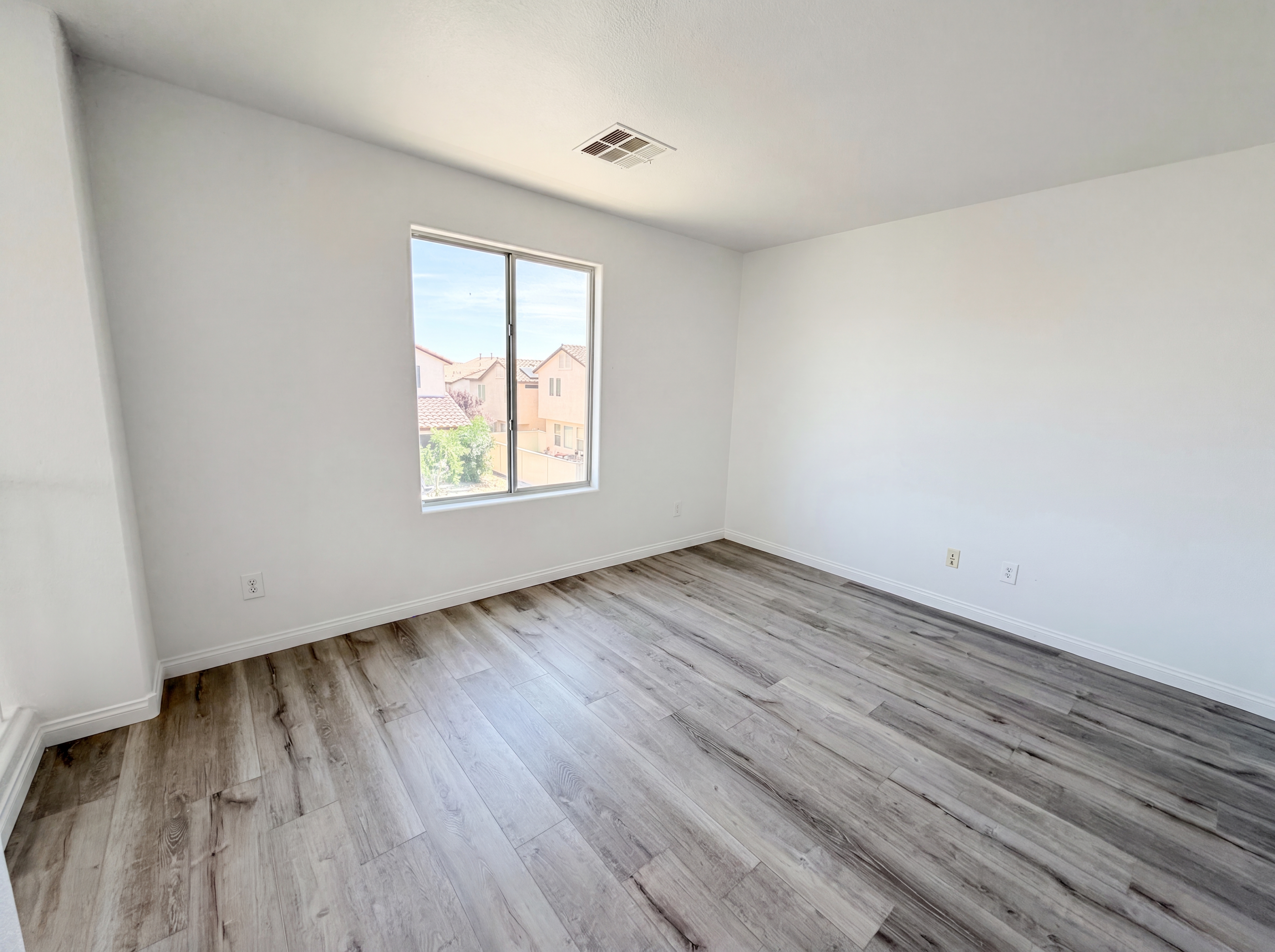 Photo 4 of 51 of 9069 Amanda Creek Ct, Las Vegas, NV