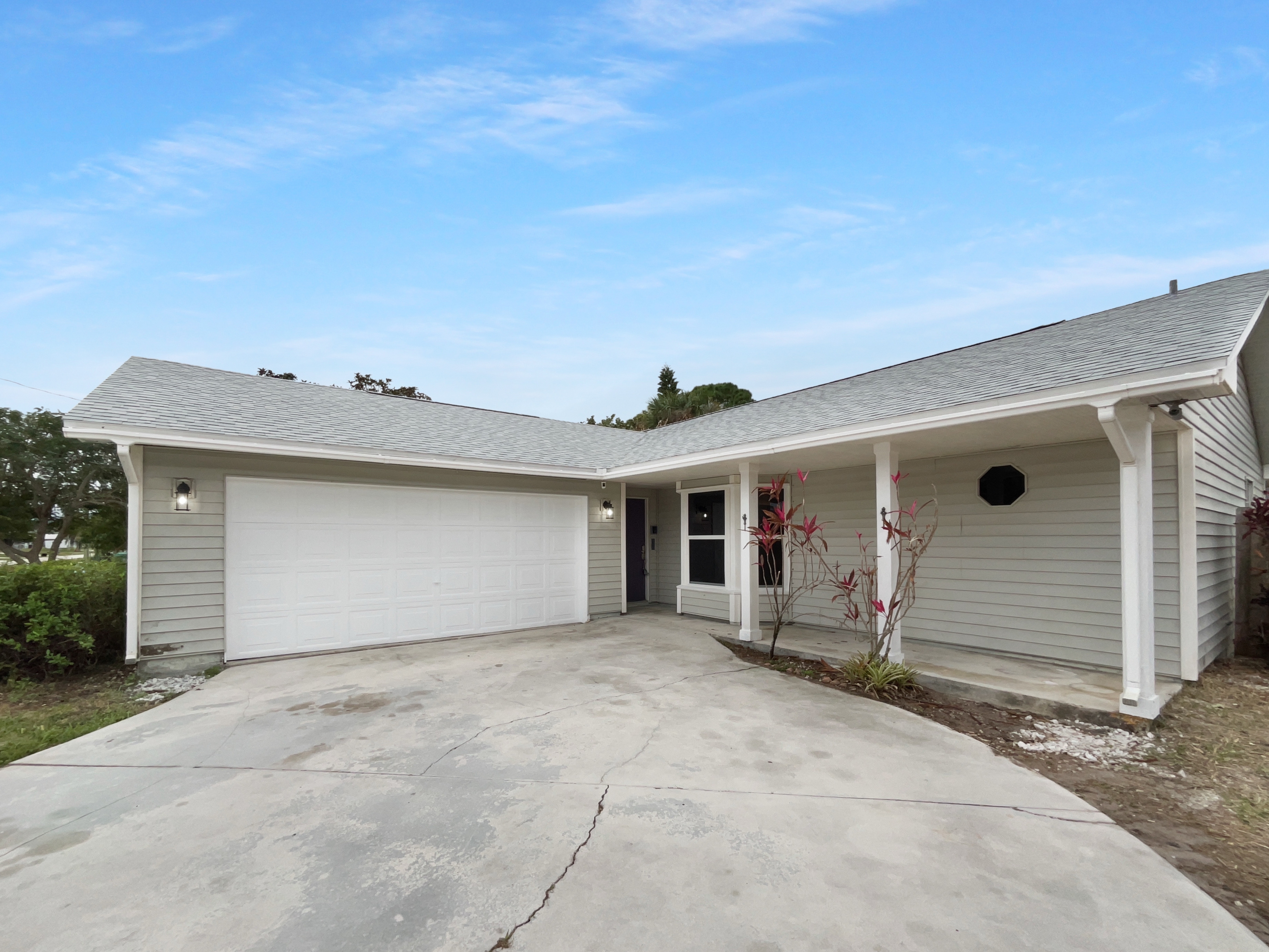 Photo 9 of 28 of 5409 Hickory Dr, Fort Pierce, FL