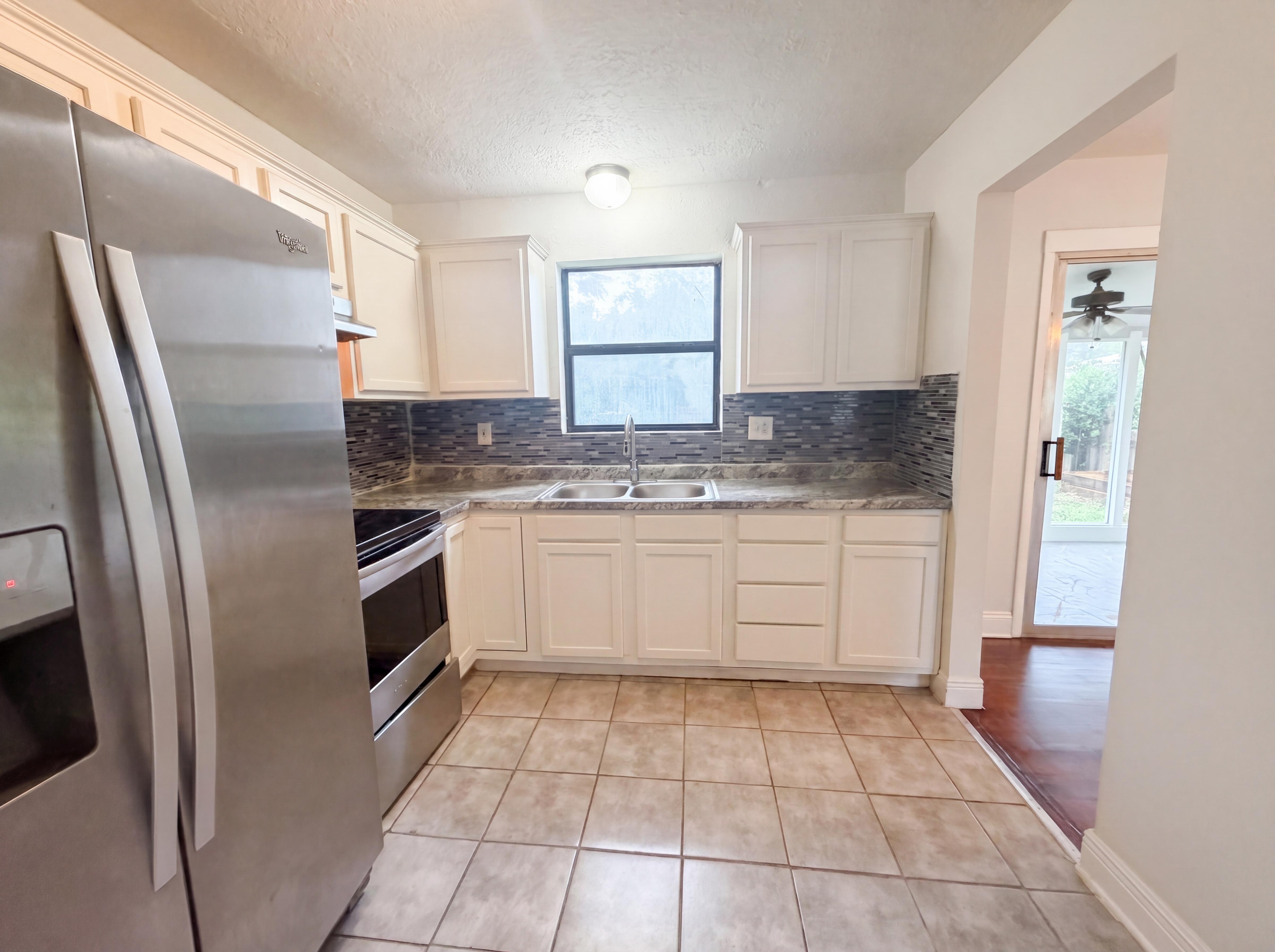 Photo 7 of 18 of 7520 Altus Dr S, Jacksonville, FL