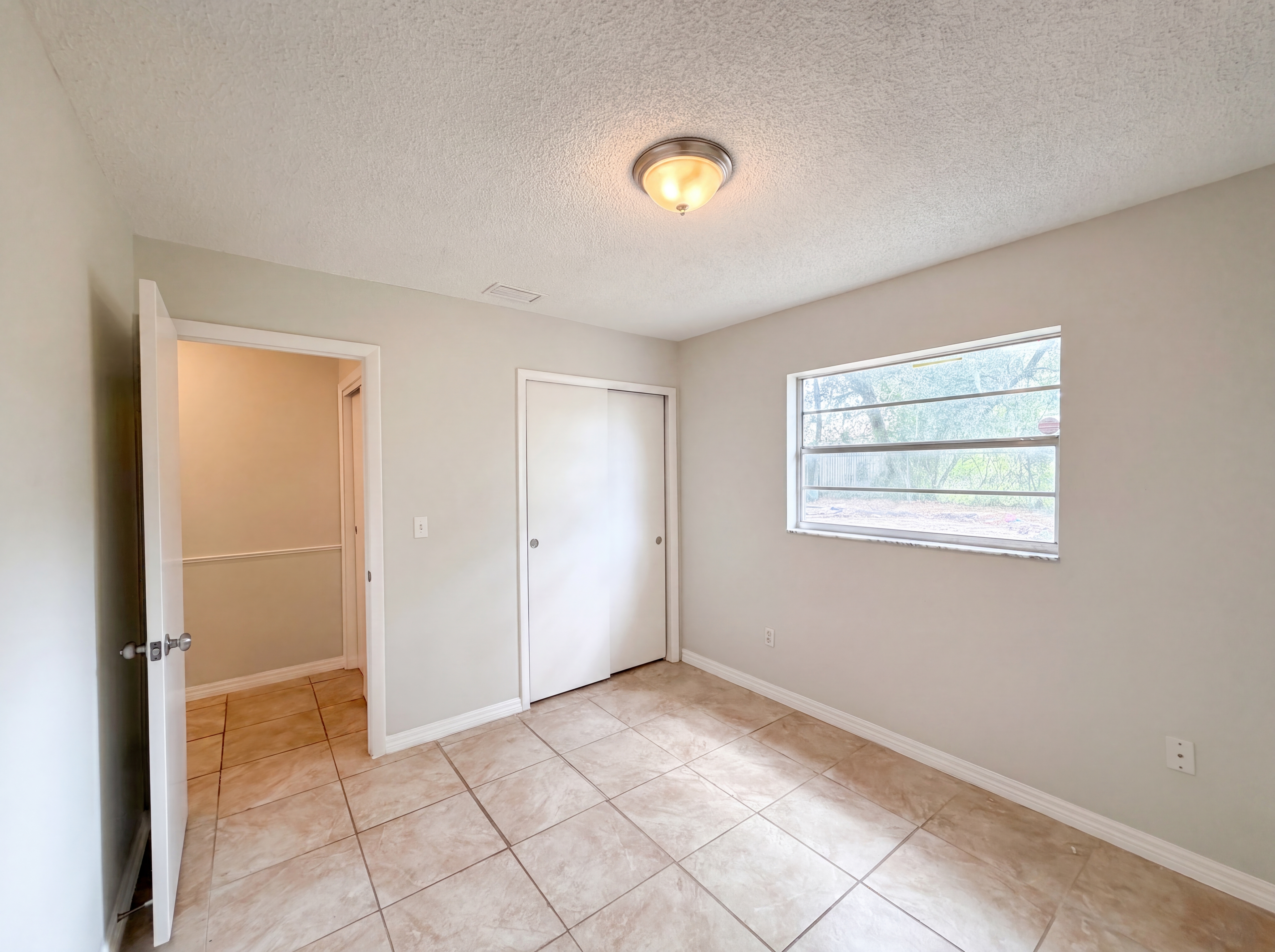 Photo 11 of 22 of 4730 Carmel St, Orlando, FL