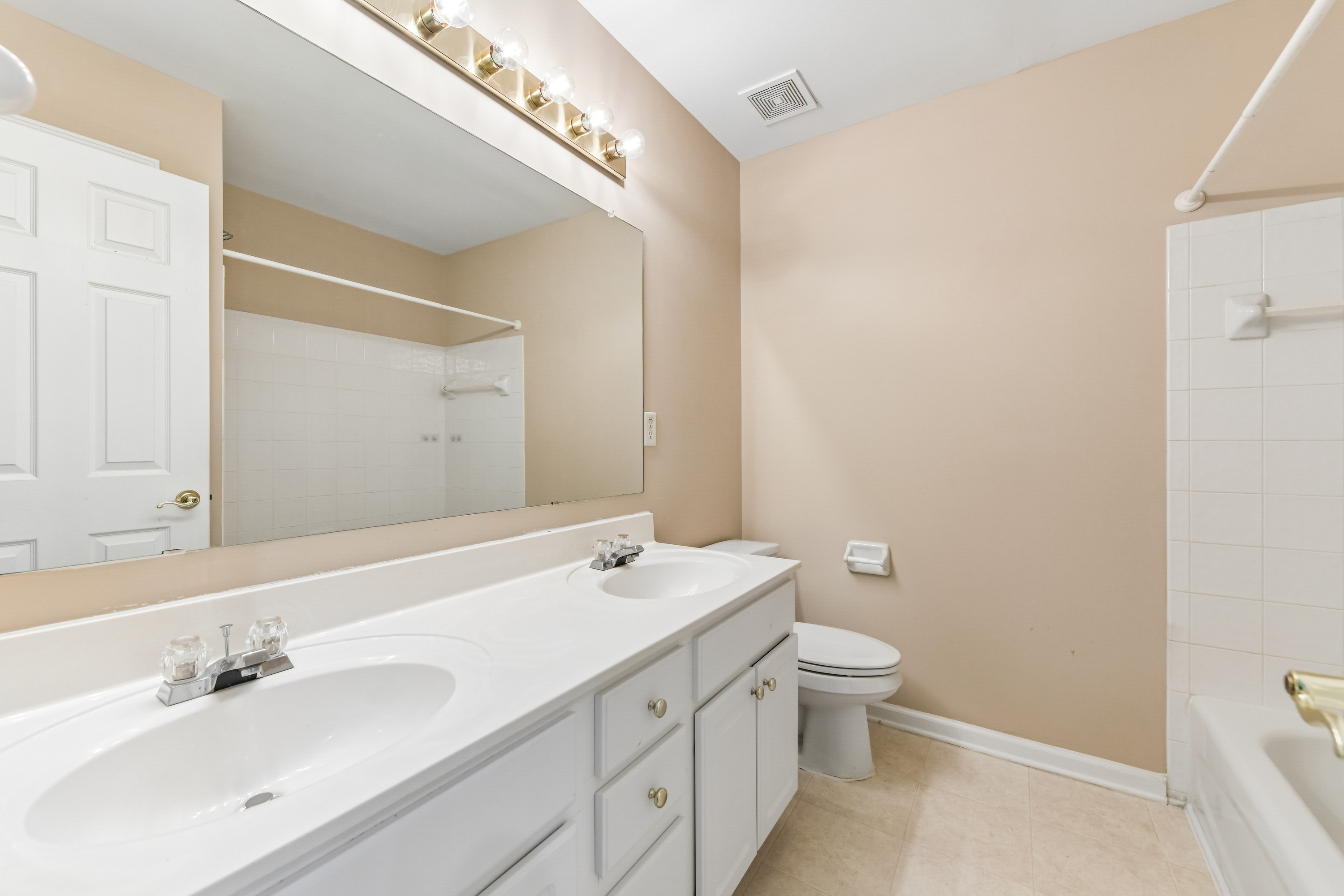 Photo 8 of 44 of 731 Goldenrod Way, Norcross, GA