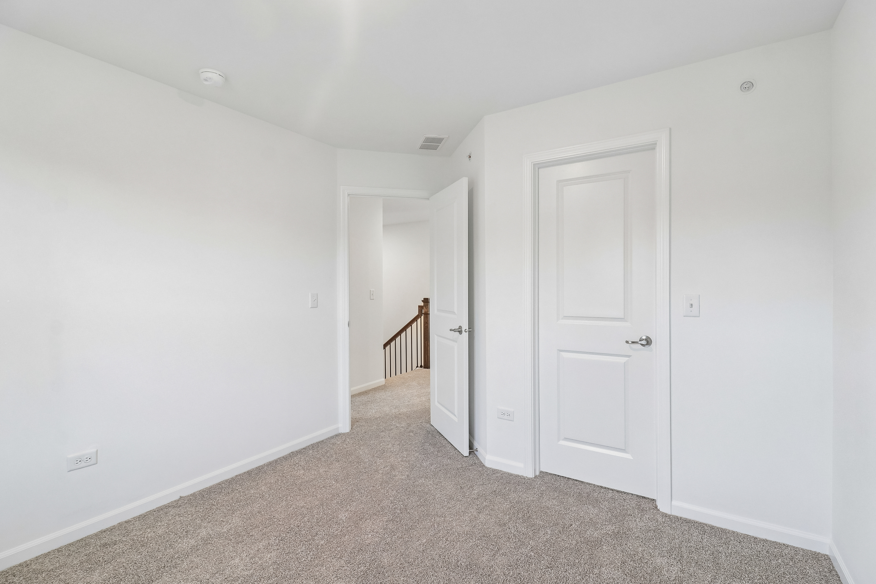 Photo 20 of 28 of 643 Cassia Ct, Crystal Lake, IL