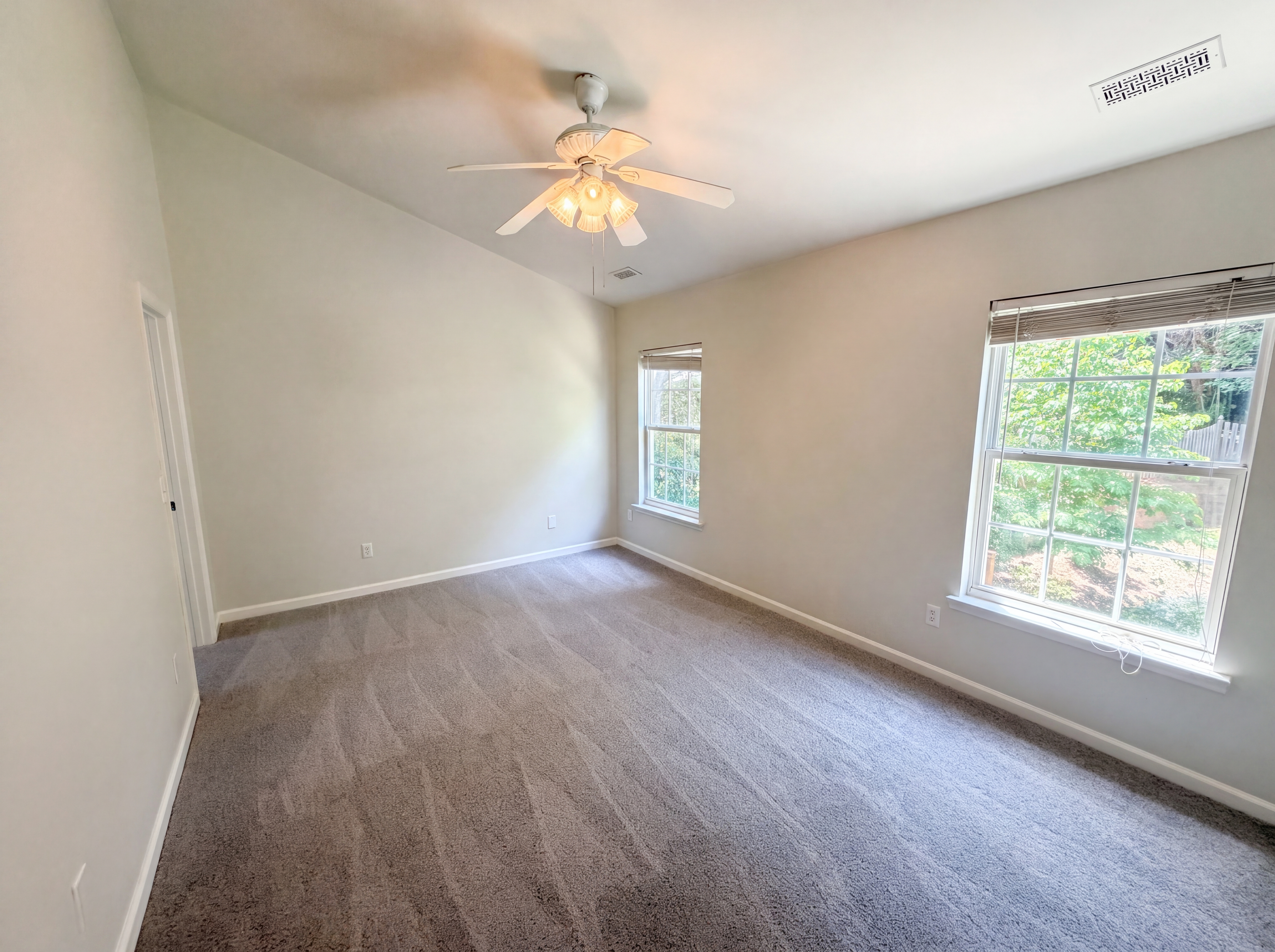 Photo 10 of 17 of 8409 Aztec Dawn Ct, Raleigh, NC
