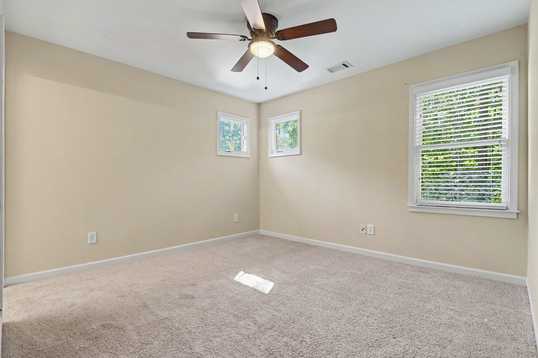 Photo 12 of 22 of 720 Barberry Dr, Alpharetta, GA