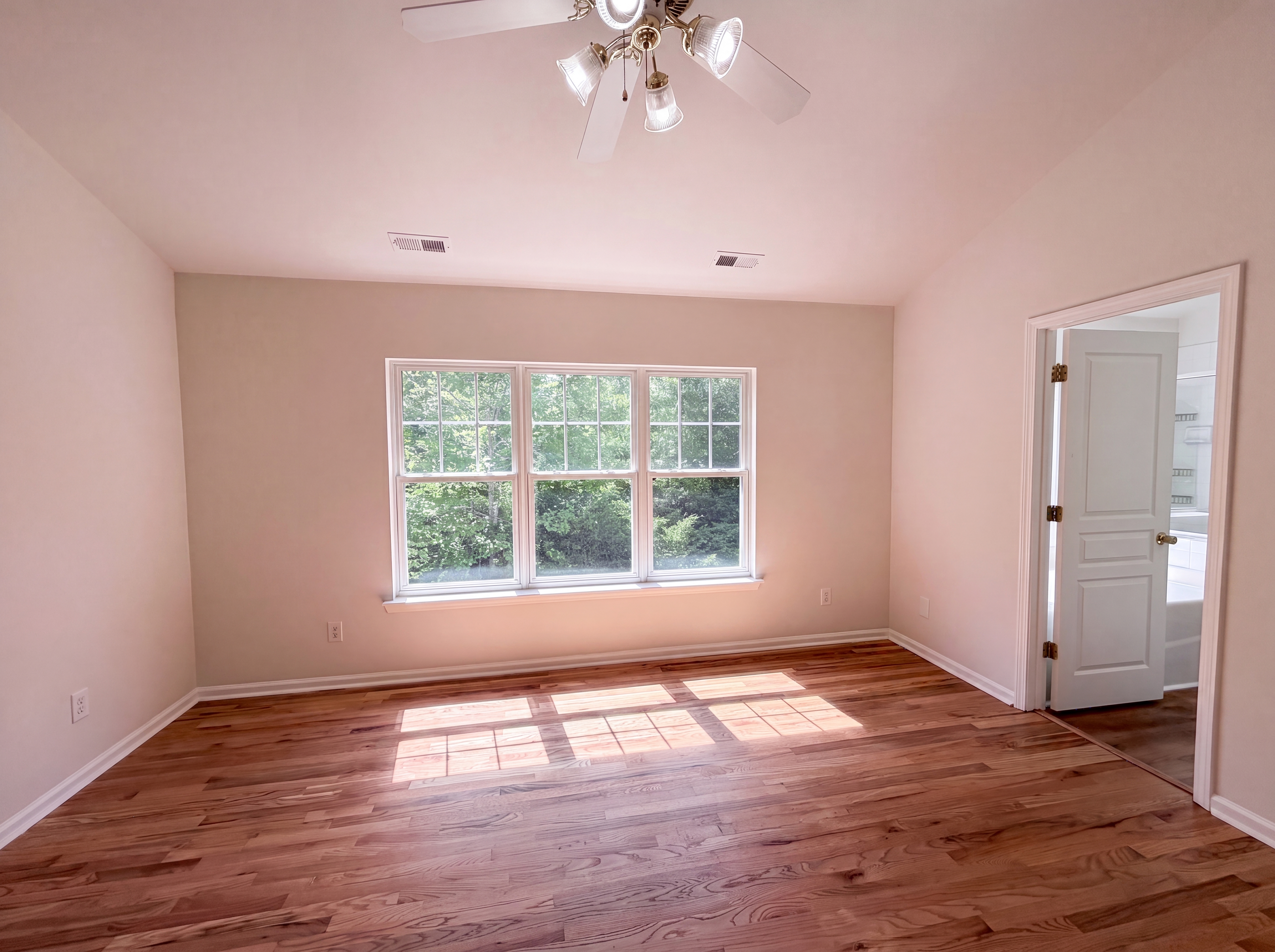 Photo 4 of 17 of 10648 Secret Garden Ln, Charlotte, NC