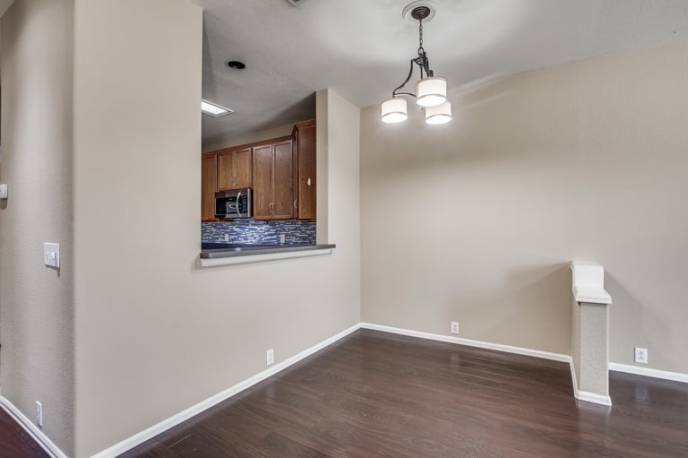 Photo 10 of 29 - 184 Leonard St, Lewisville, TX 75057