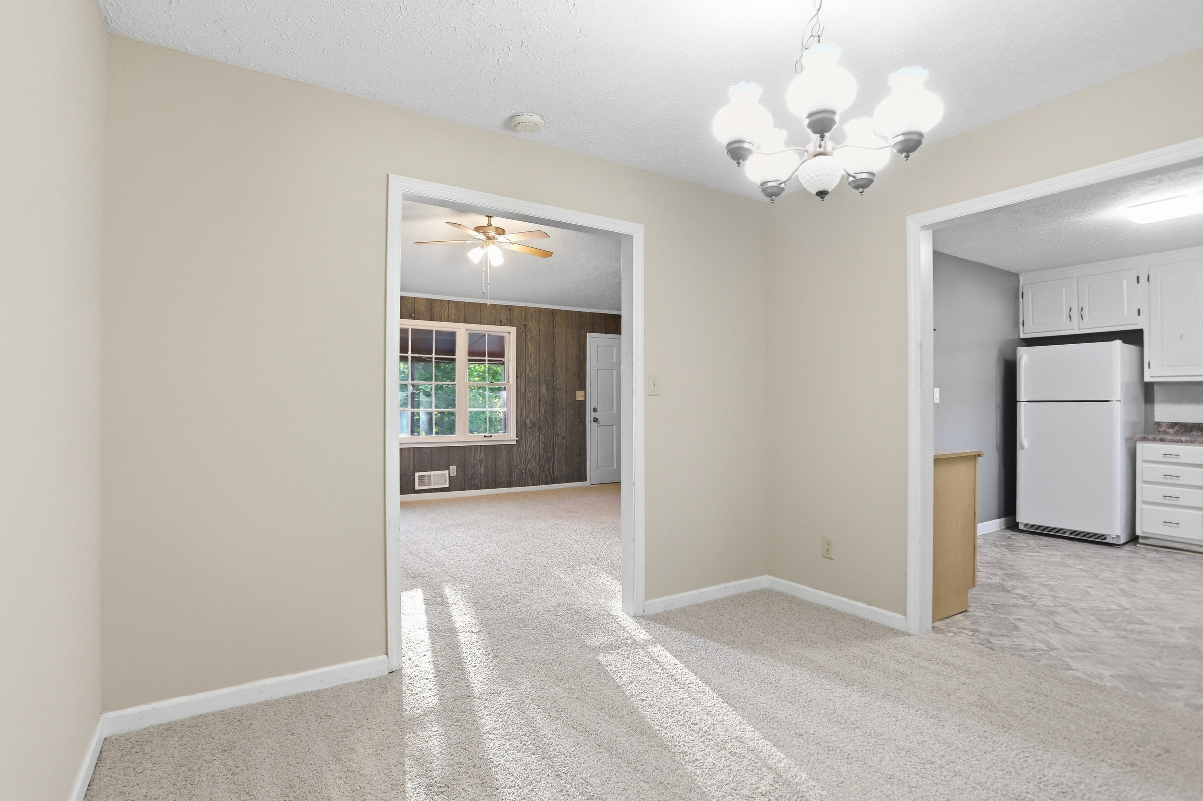 Photo 10 of 34 of 6742 Kellogg Dr, Acworth, GA