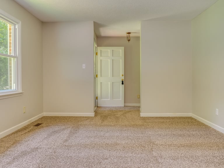 Photo 9 of 19 - 5113 Laurie Dr, Raleigh, NC 27606
