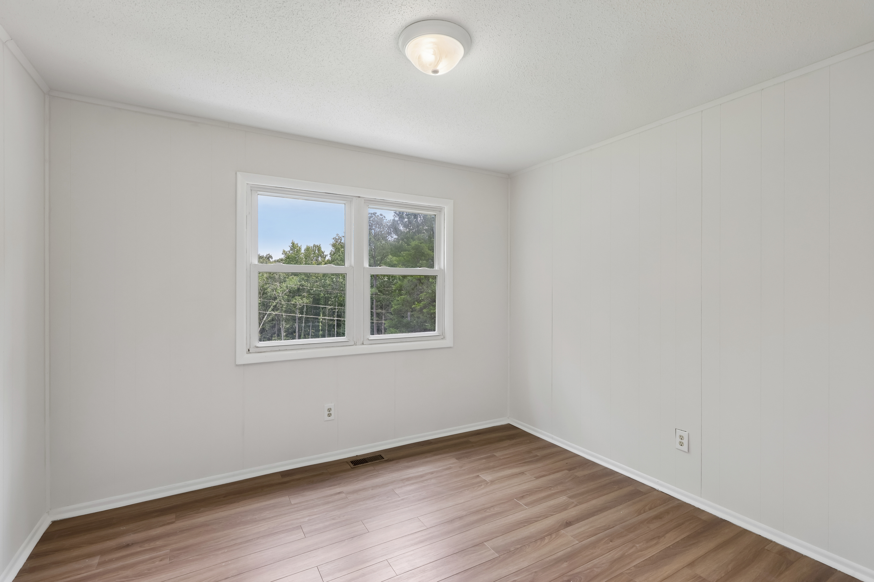 Photo 5 of 31 of 33269 Courtland Dr, Albemarle, NC