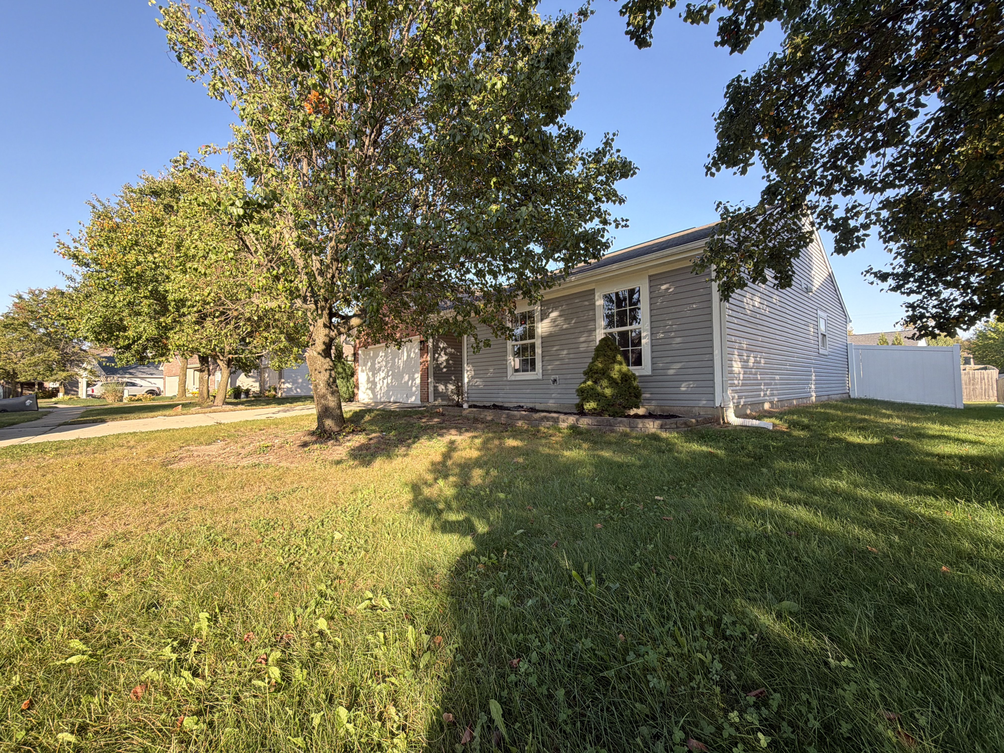 Photo 19 of 20 of 8051 Painted Pony Dr, Indianapolis, IN