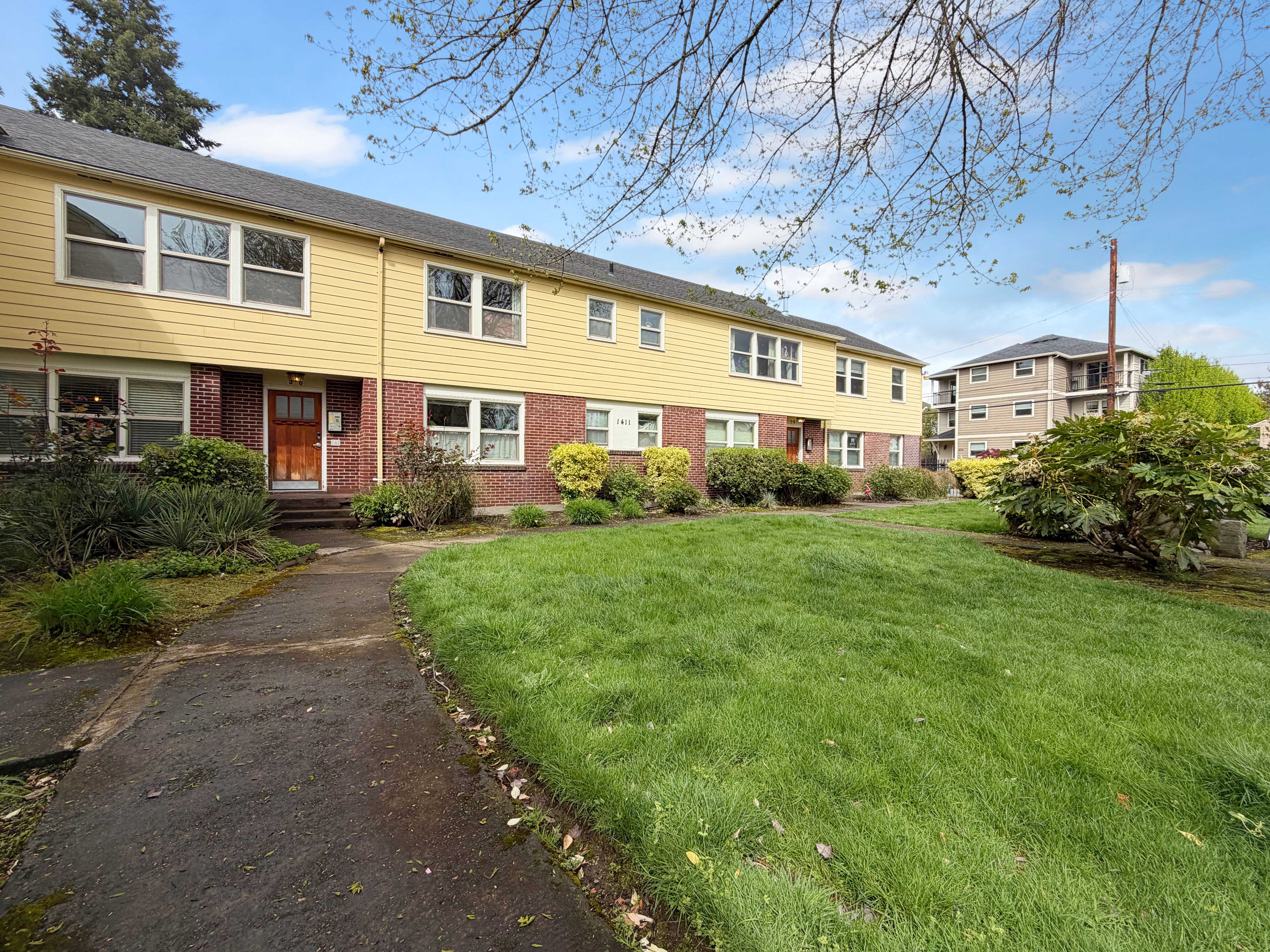 Photo 5 of 13 of 1411 N Alberta St, Portland, OR